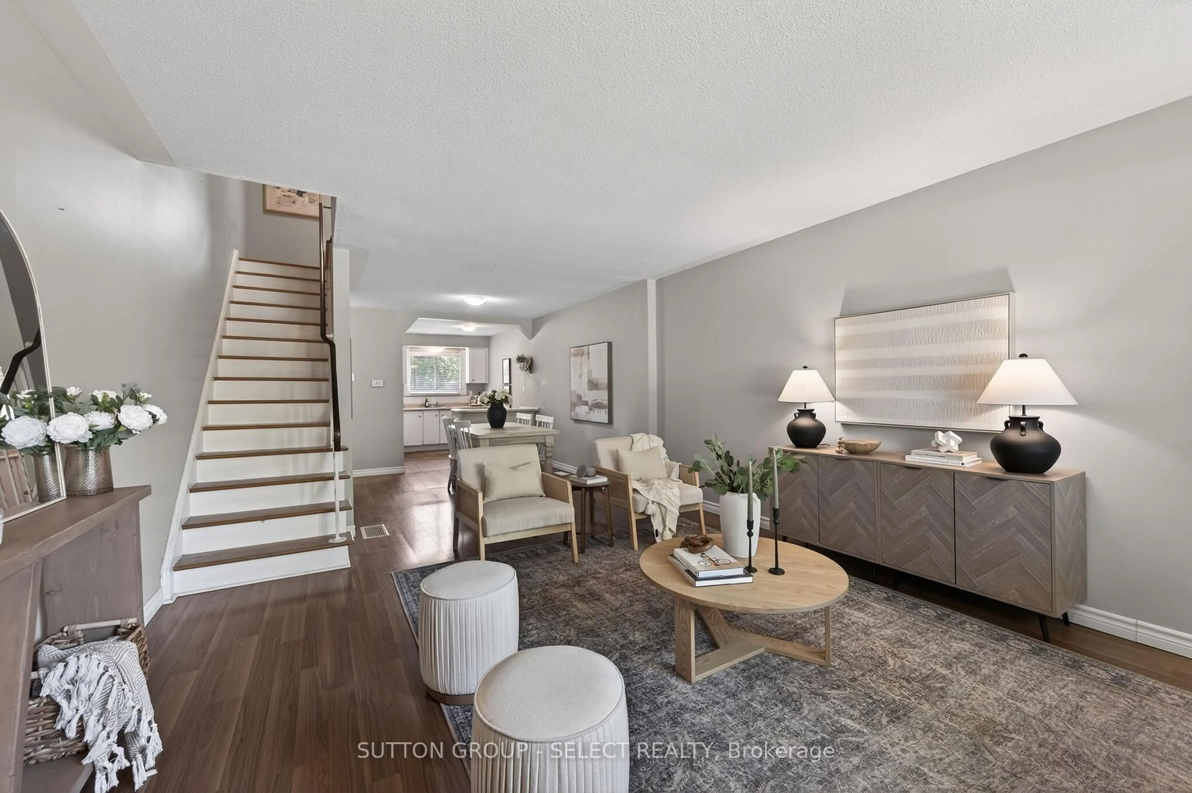 Unknown for 884 Notre Dame Dr #7, London South Ontario N6J 3C4