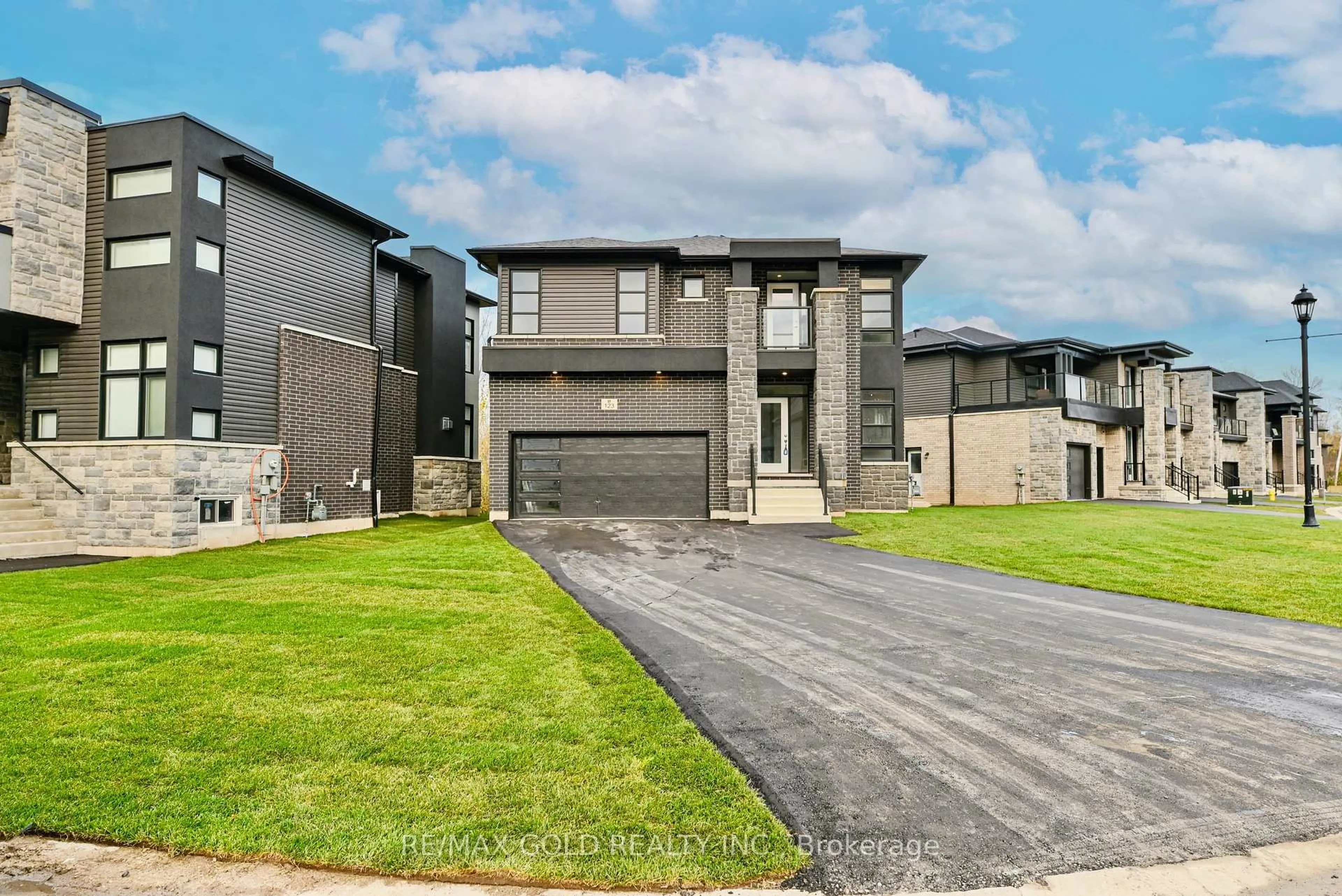 Unknown for 123 Jewel St, Blue Mountains Ontario N0H 1J0