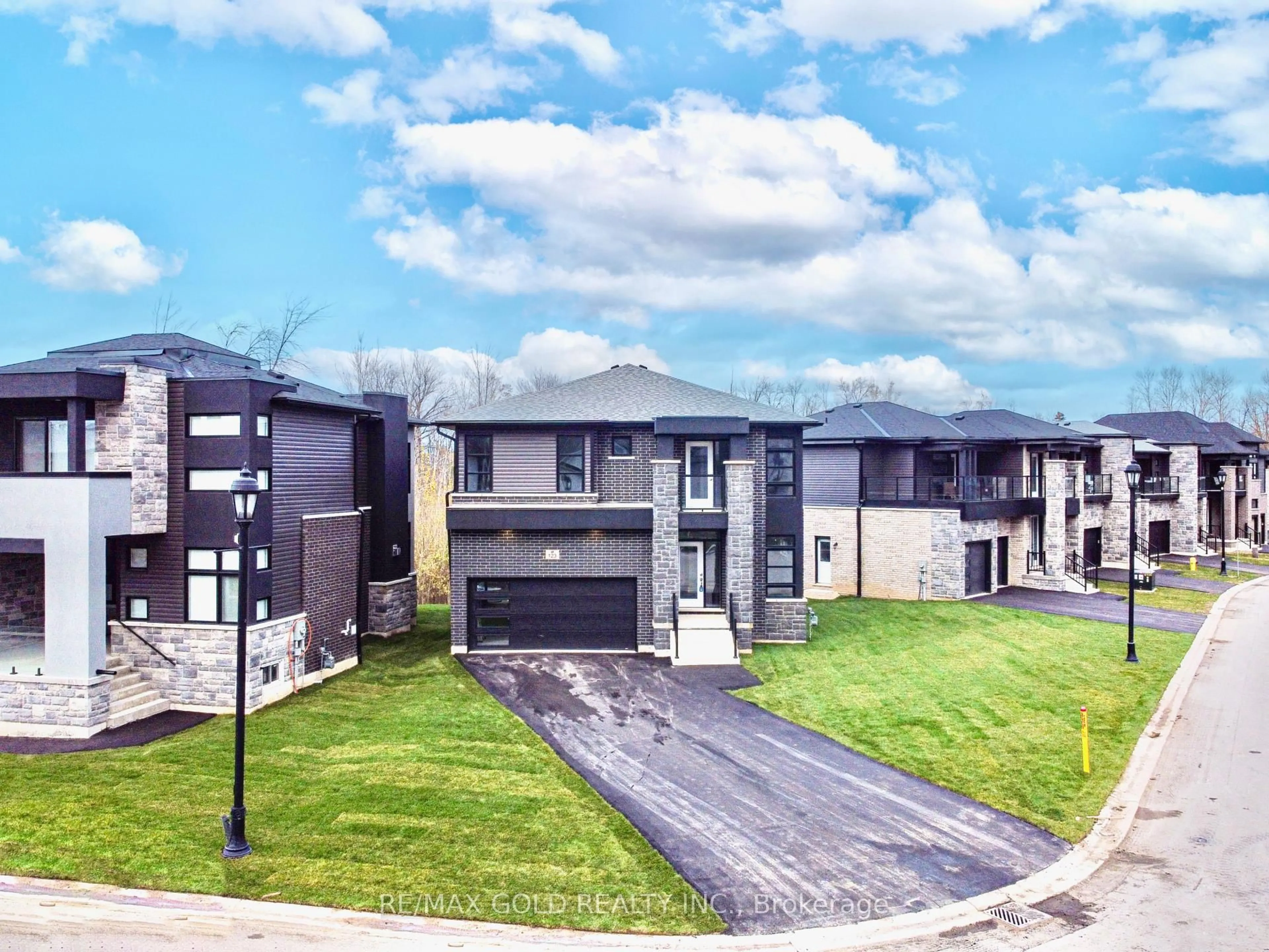 Unknown for 123 Jewel St, Blue Mountains Ontario N0H 1J0