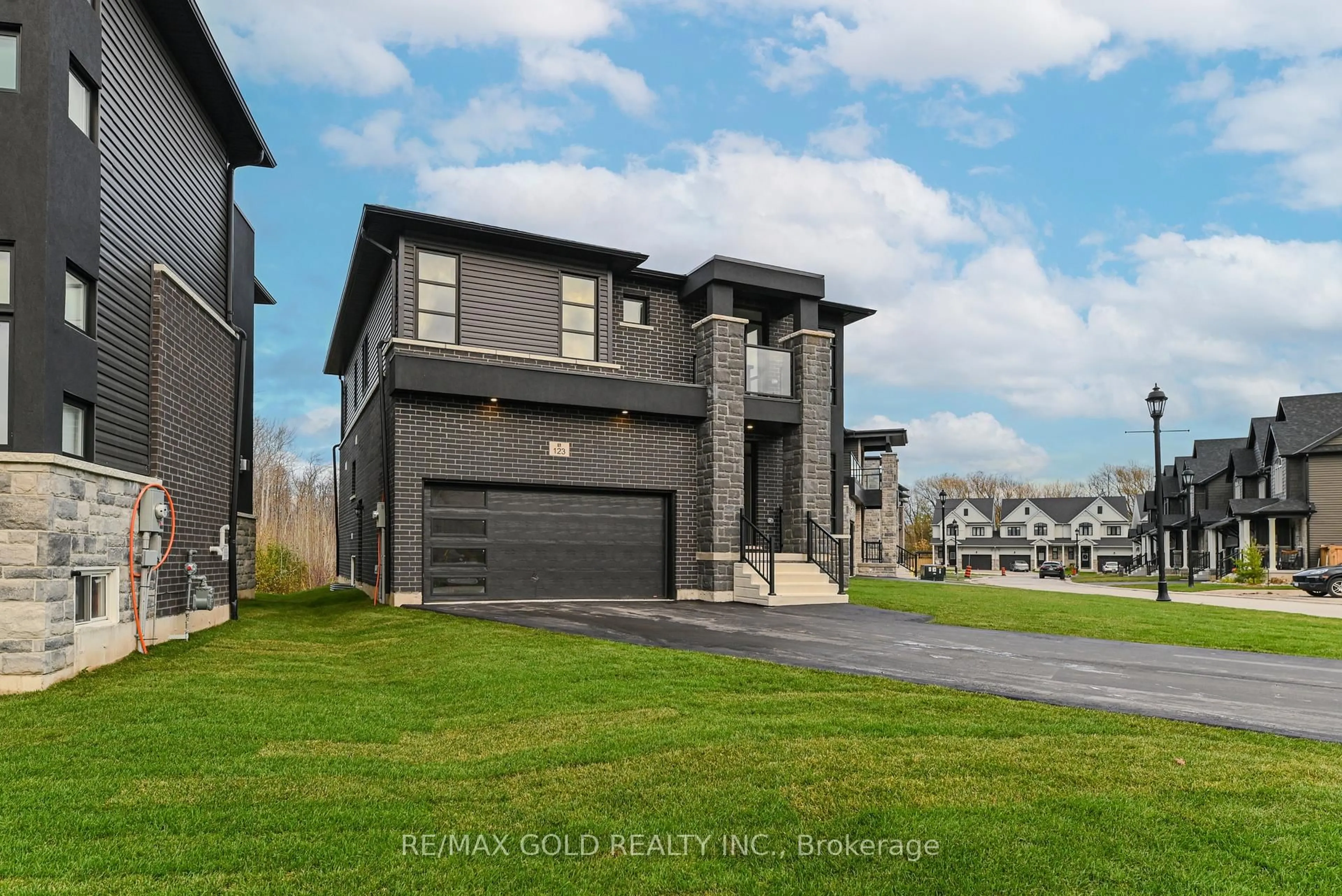 Unknown for 123 Jewel St, Blue Mountains Ontario N0H 1J0