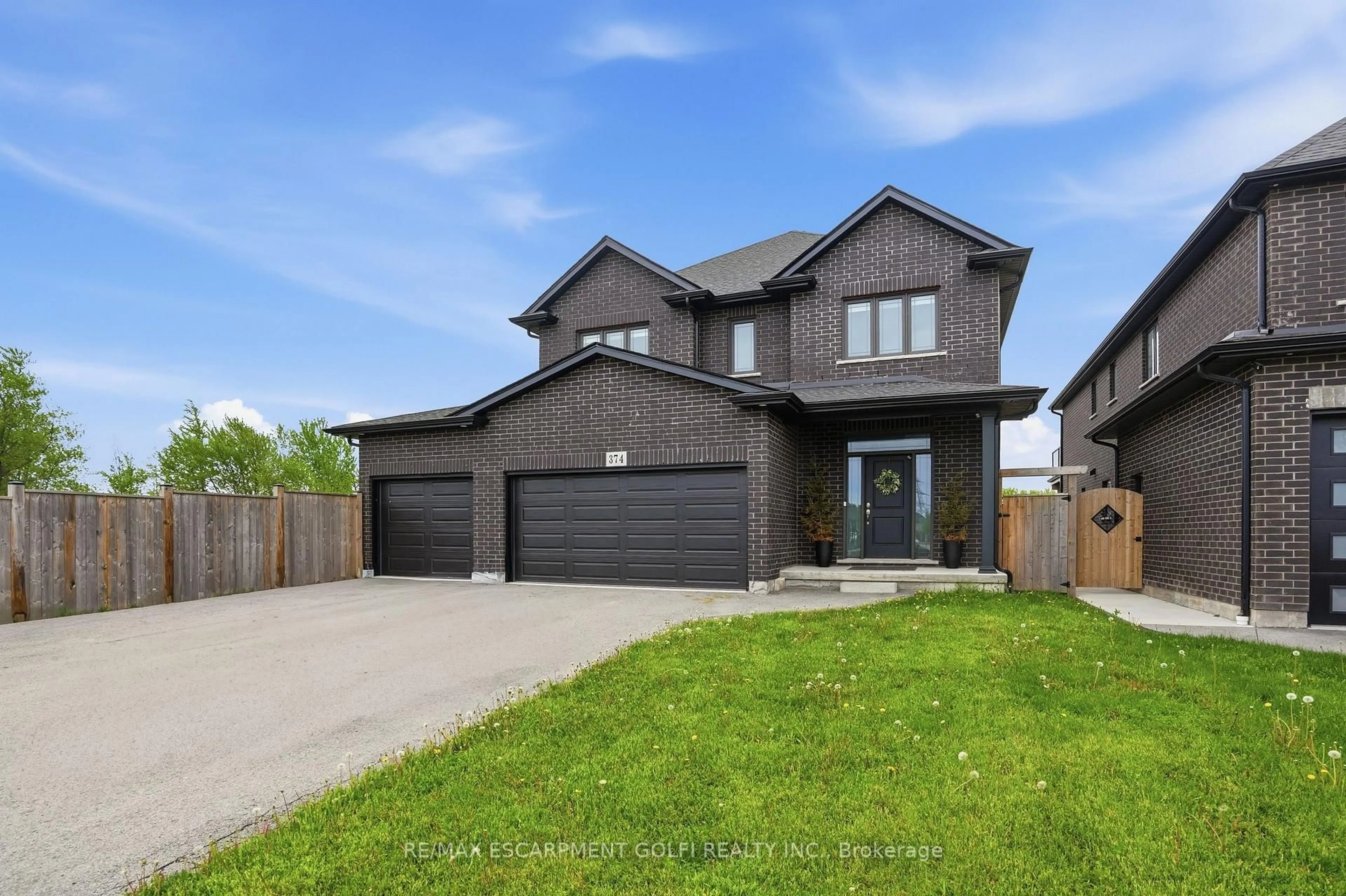 Unknown for 374 Viger Dr, Welland Ontario L3B 0E2