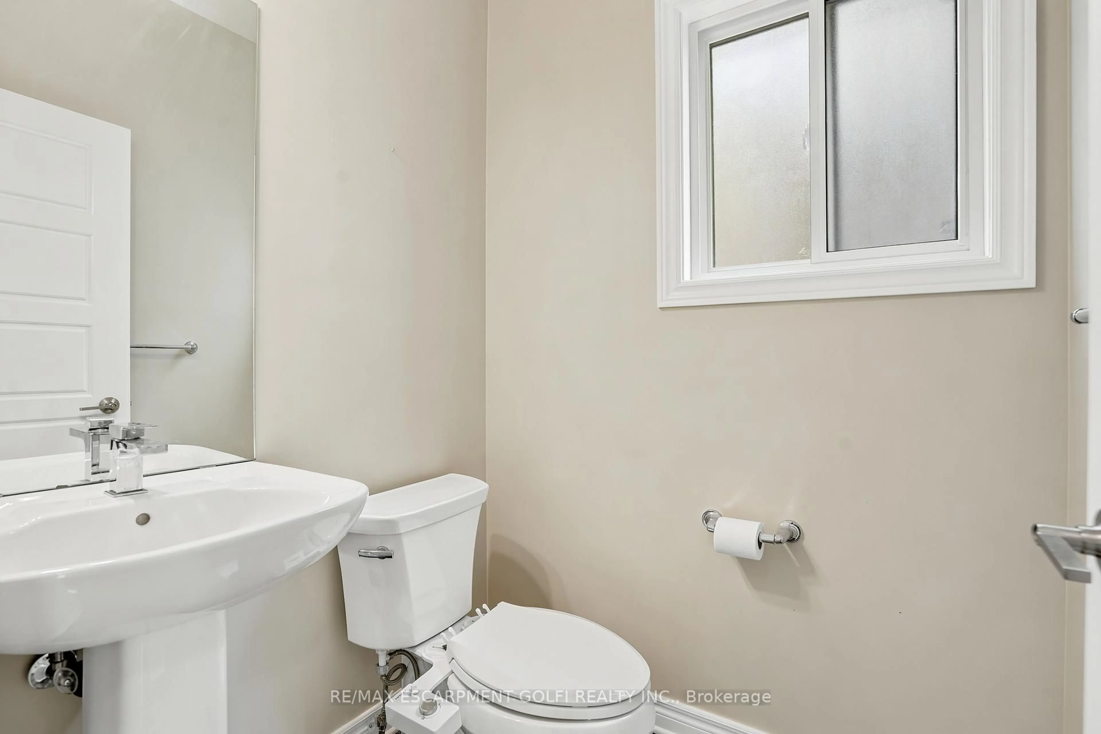Unknown for 374 Viger Dr, Welland Ontario L3B 0E2