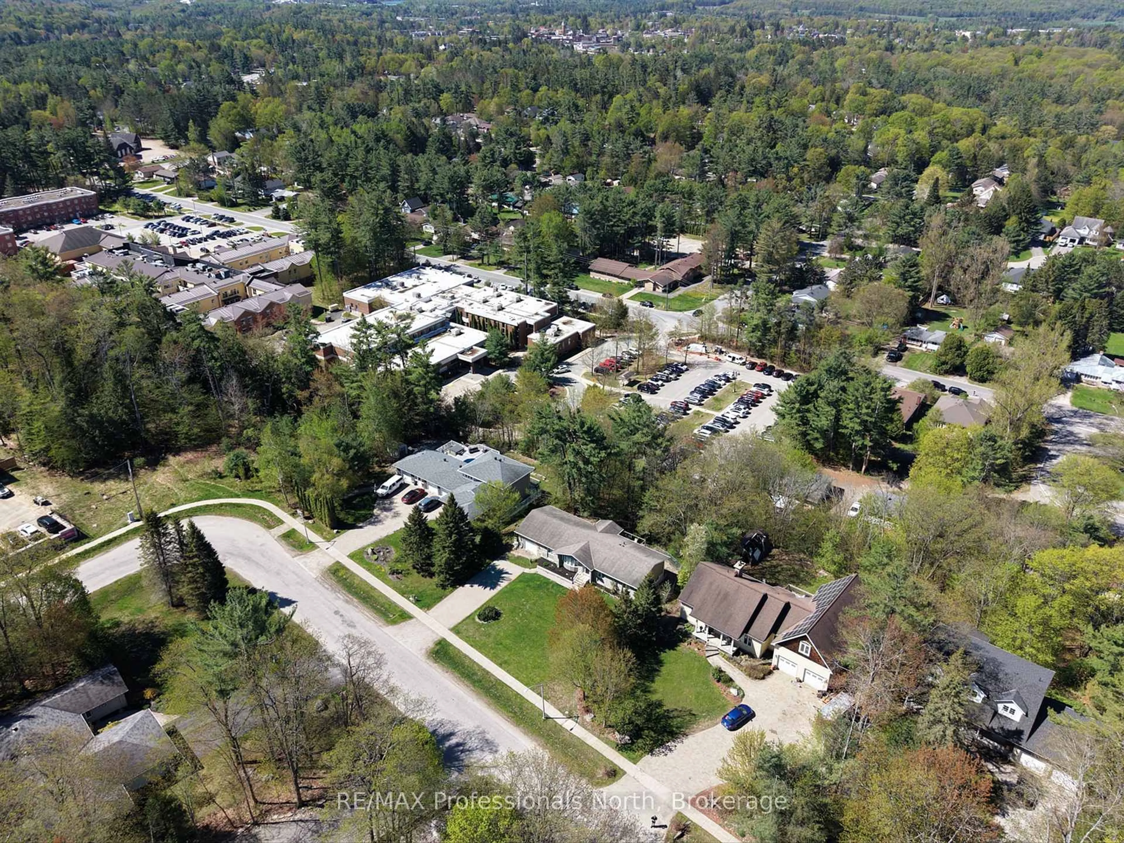 Unknown for 30 THE GRANITE BLUFF, Bracebridge Ontario P1L 1L4