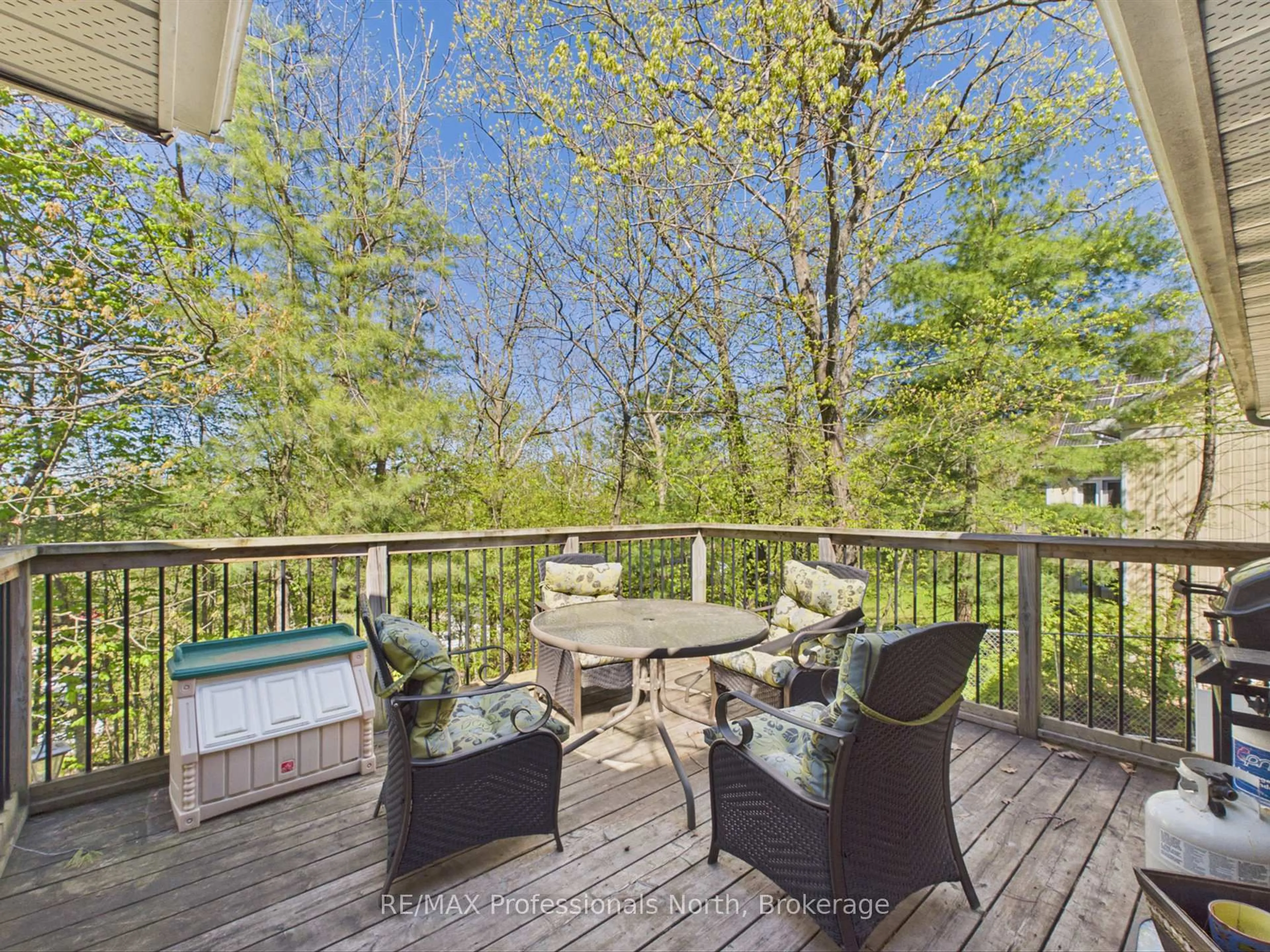 Unknown for 30 THE GRANITE BLUFF, Bracebridge Ontario P1L 1L4