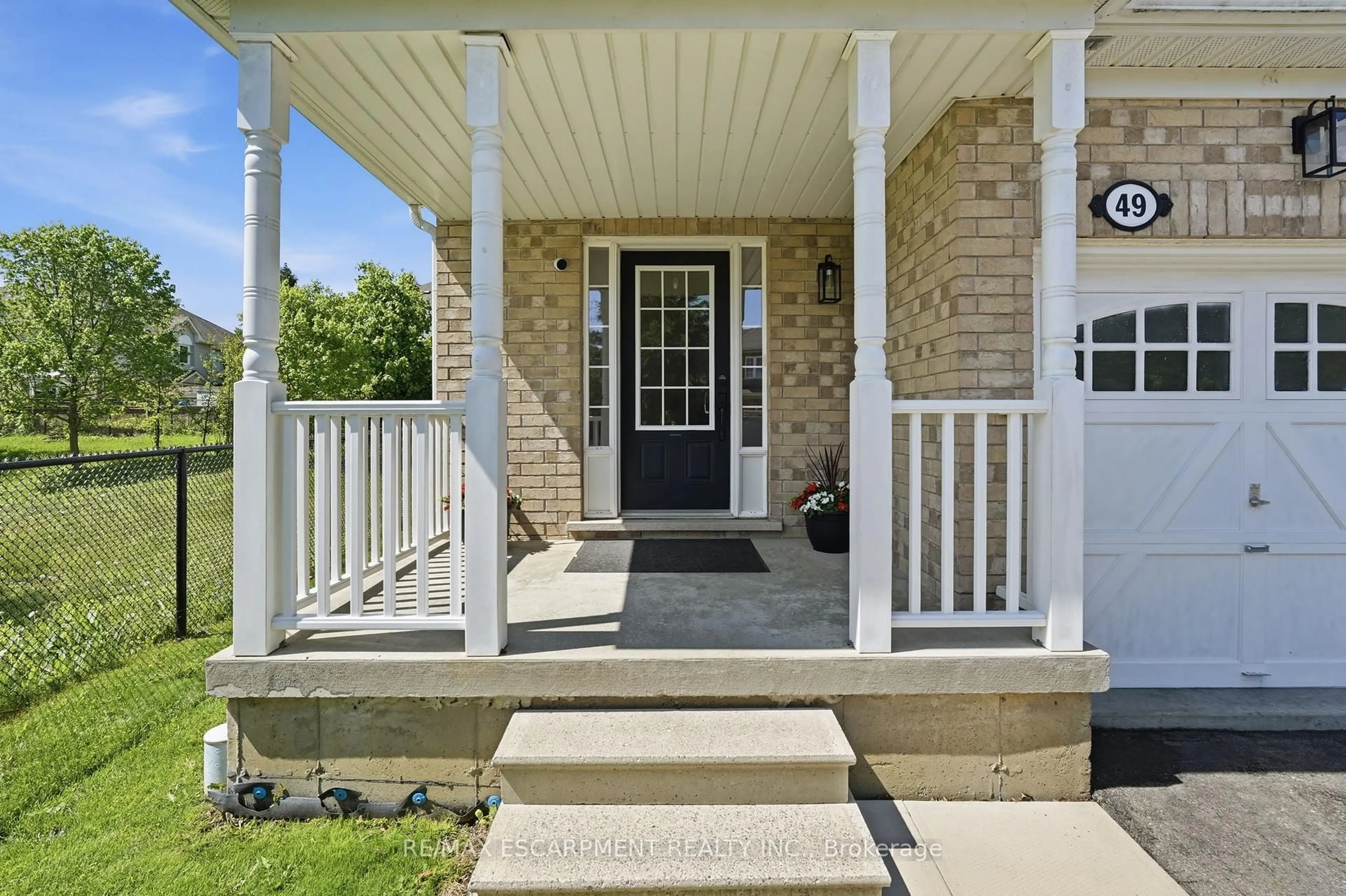 Unknown for 49 BLUE SKY Tr, Hamilton Ontario L7L 1Z7