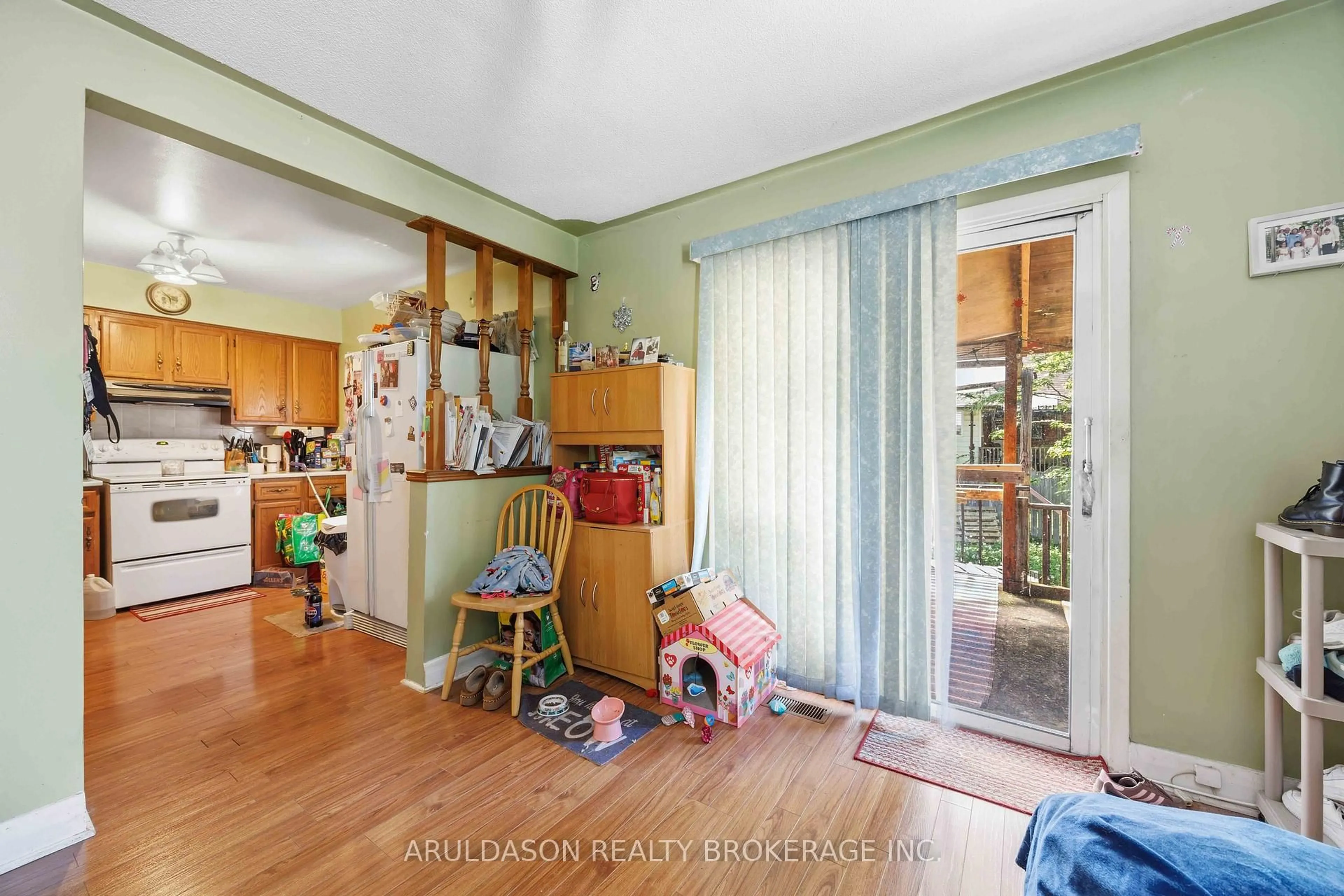 Unknown for 457 Montcalm Ave, Sarnia Ontario N7S 2P8
