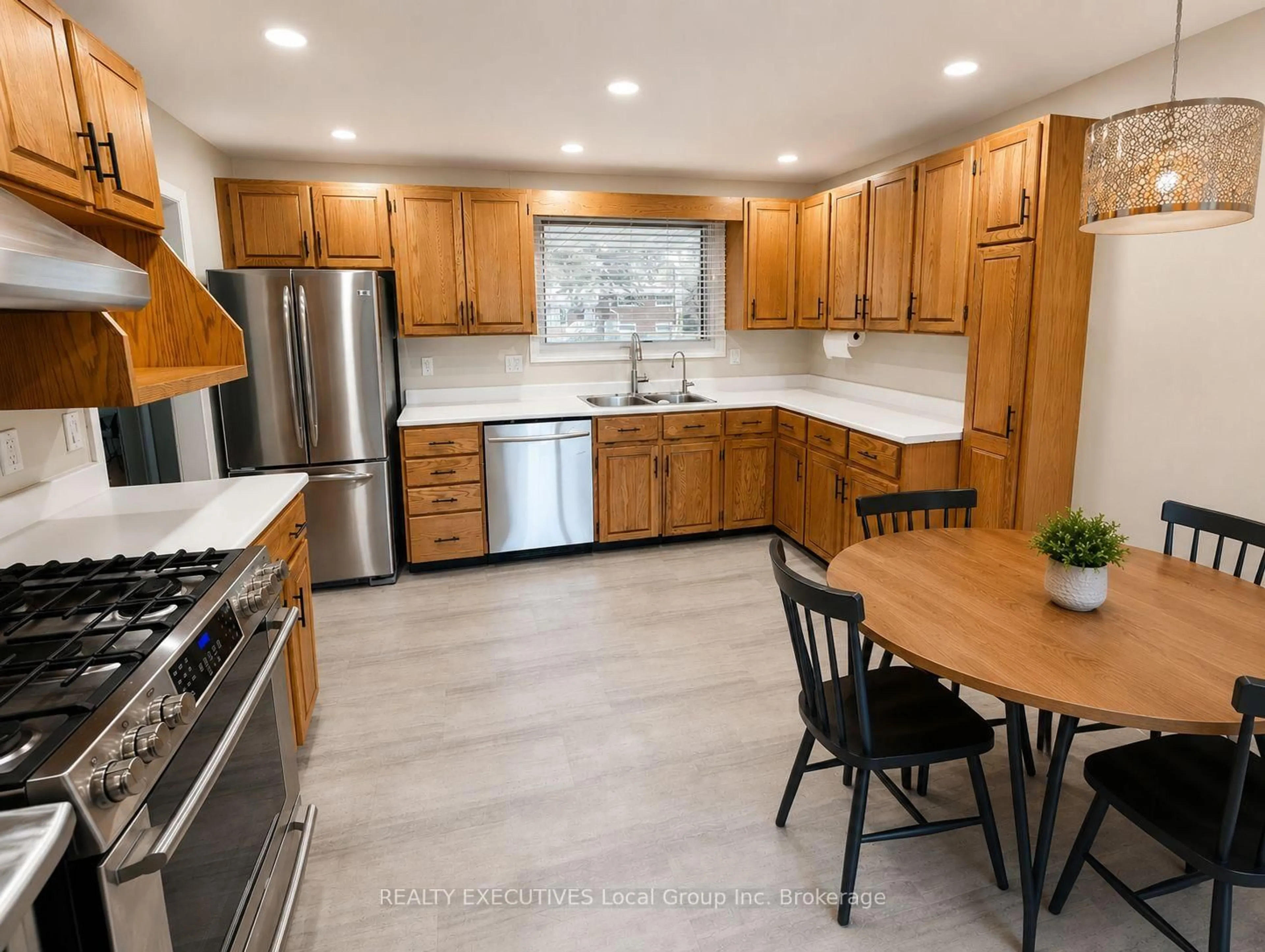 Unknown for 672 Norman Ave, North Bay Ontario P1B 8B9