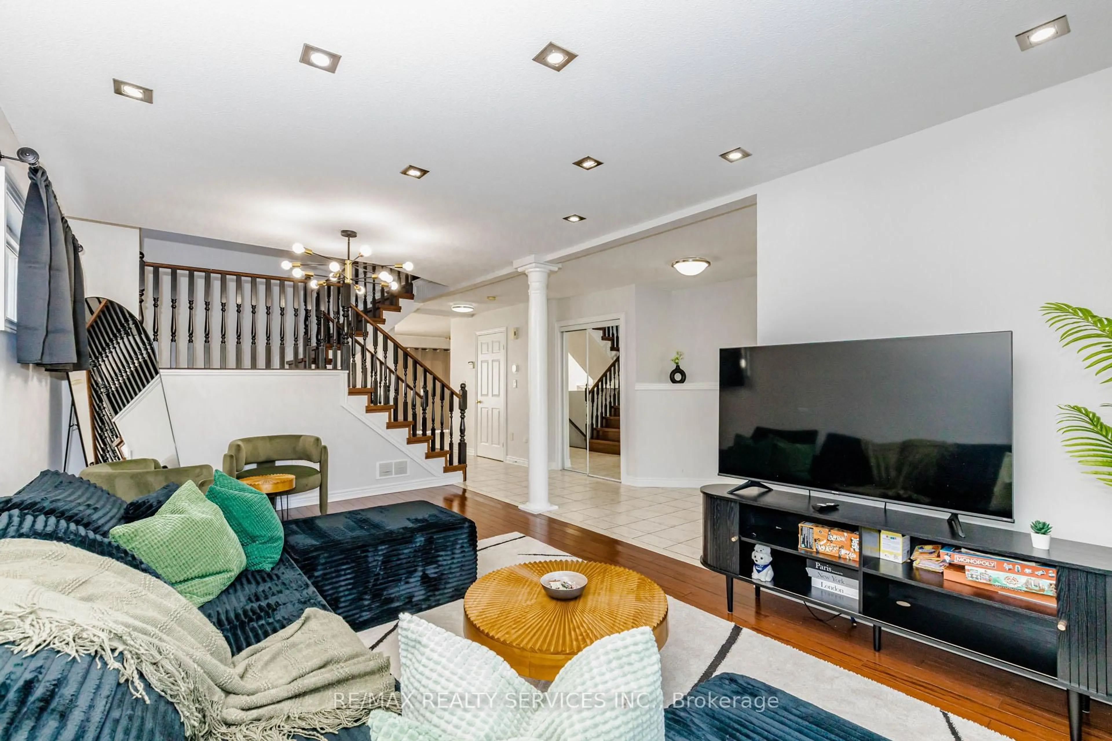 Unknown for 7009 KALAR Rd, Niagara Falls Ontario L2H 3J6