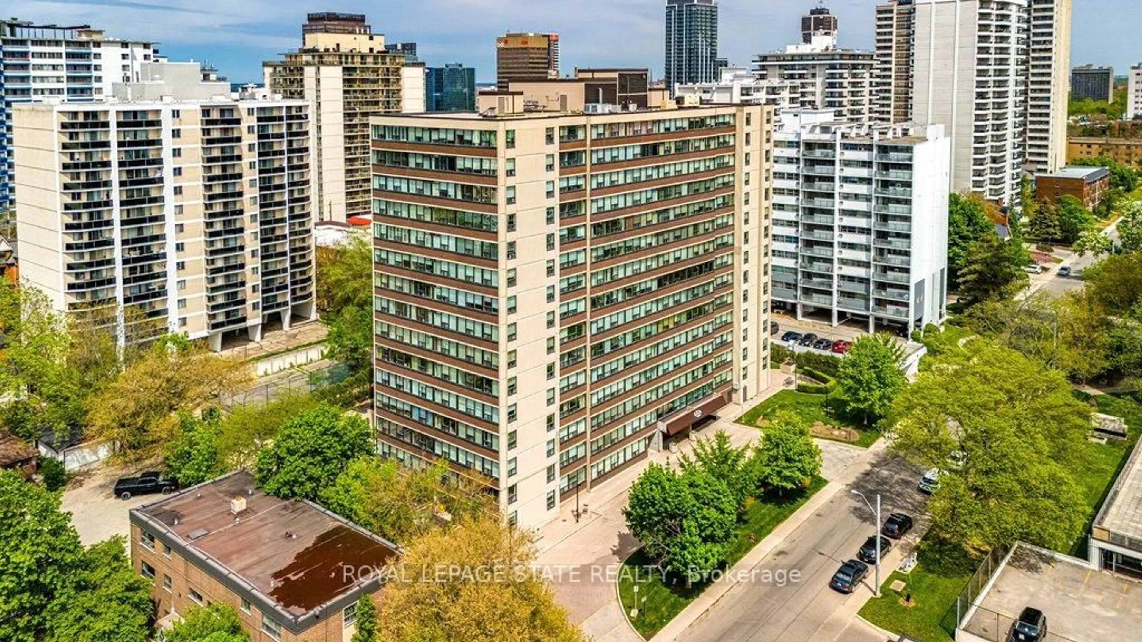 Unknown for 120 Duke St #701, Hamilton Ontario L8P 4T1