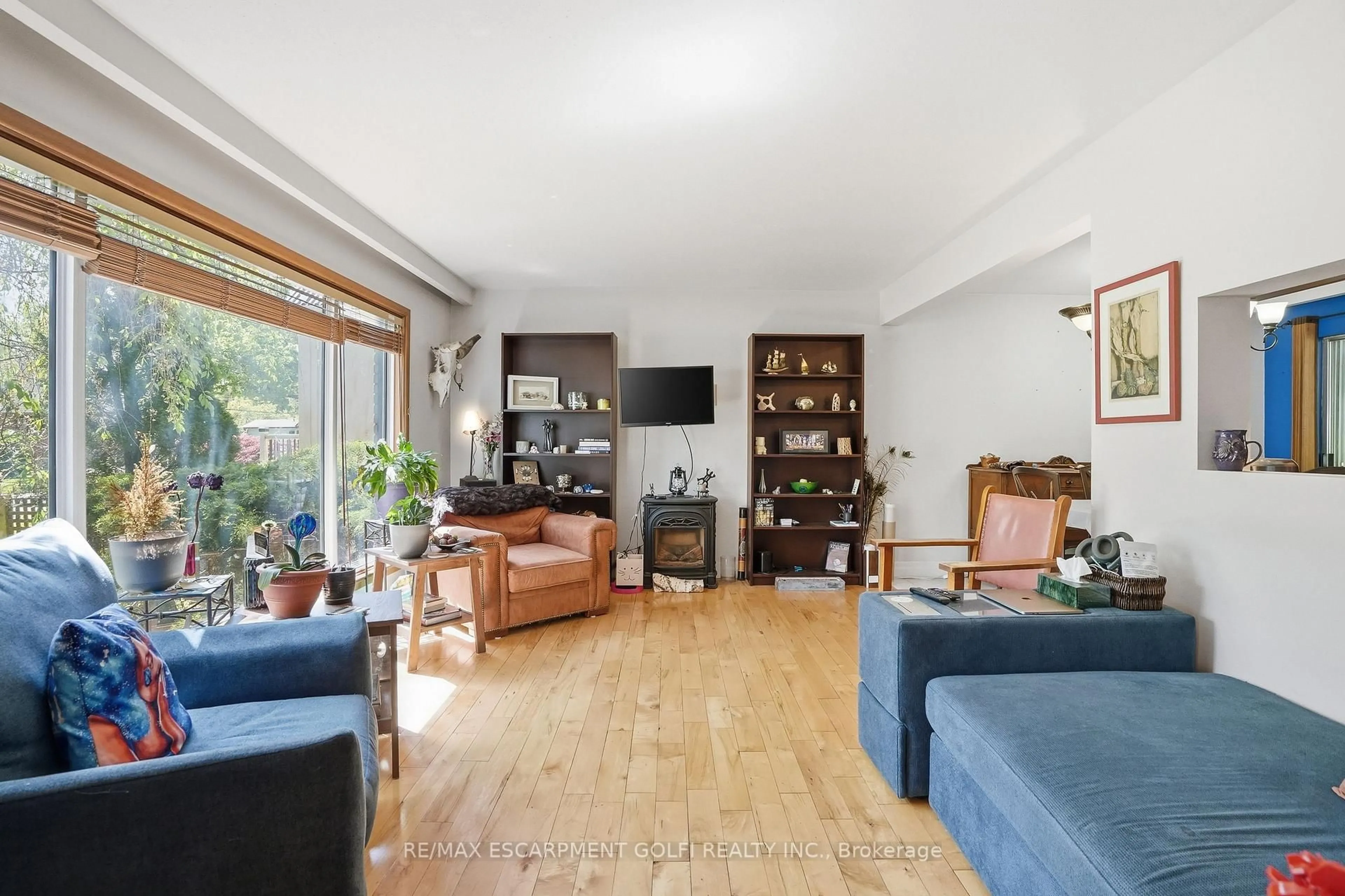 Unknown for 39 Paradise Rd, Hamilton Ontario L8S 3S6