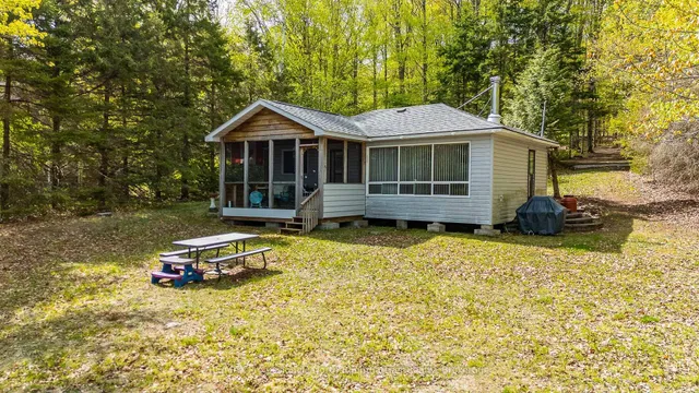 1066 Buckskin Lake Rd, Highlands East 3