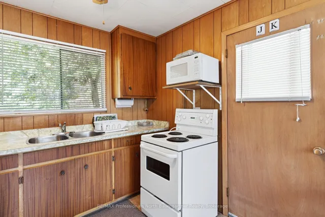 1066 Buckskin Lake Rd, Highlands East 5
