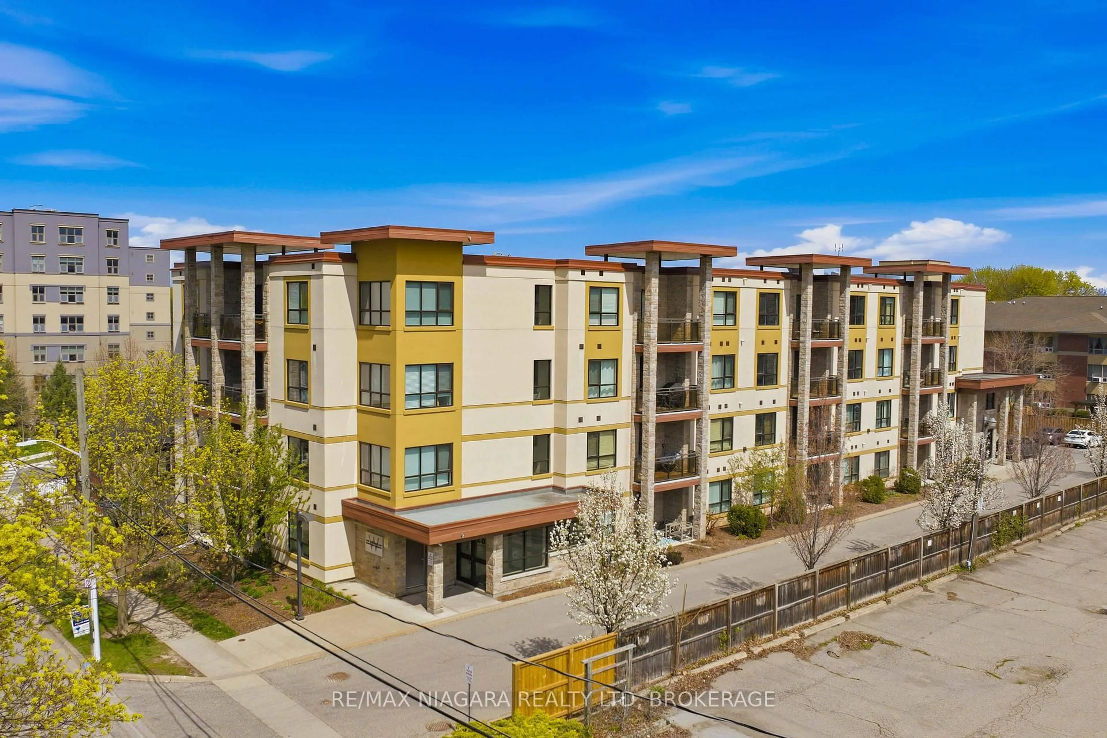 Unknown for 26 Wellington St #404, St. Catharines Ontario L2R 5P8