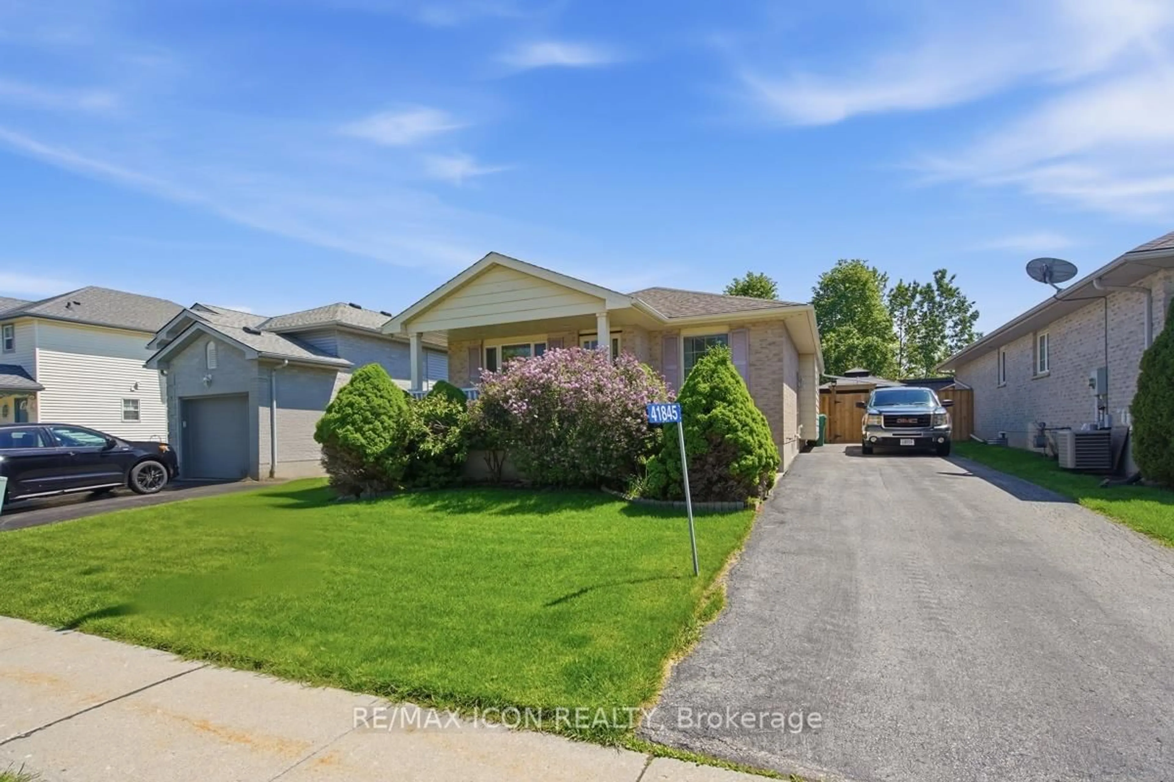 Unknown for 41845 North St, Southwold Ontario N5P 4L5