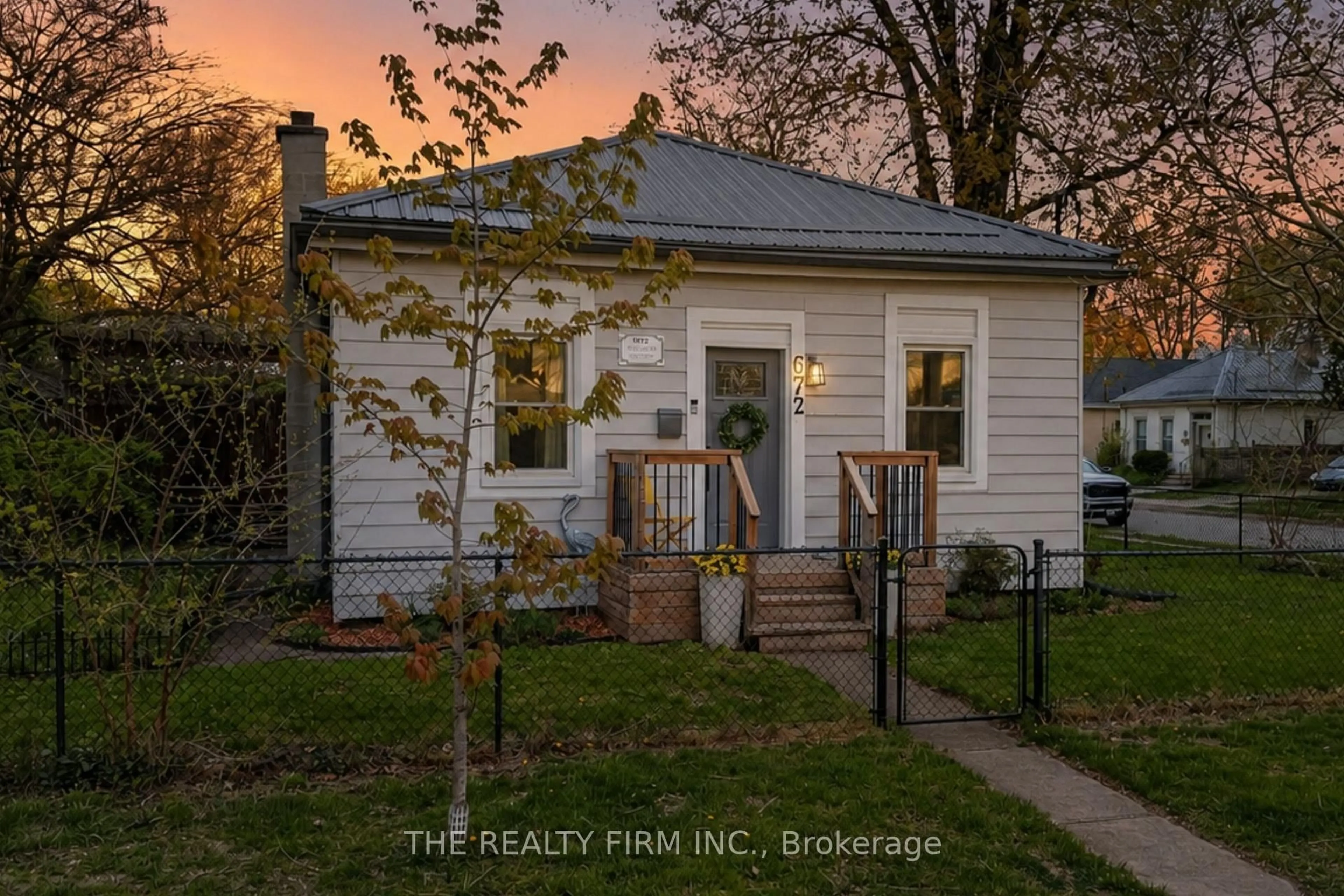 Unknown for 672 Elias St, London East Ontario N5W 3N6