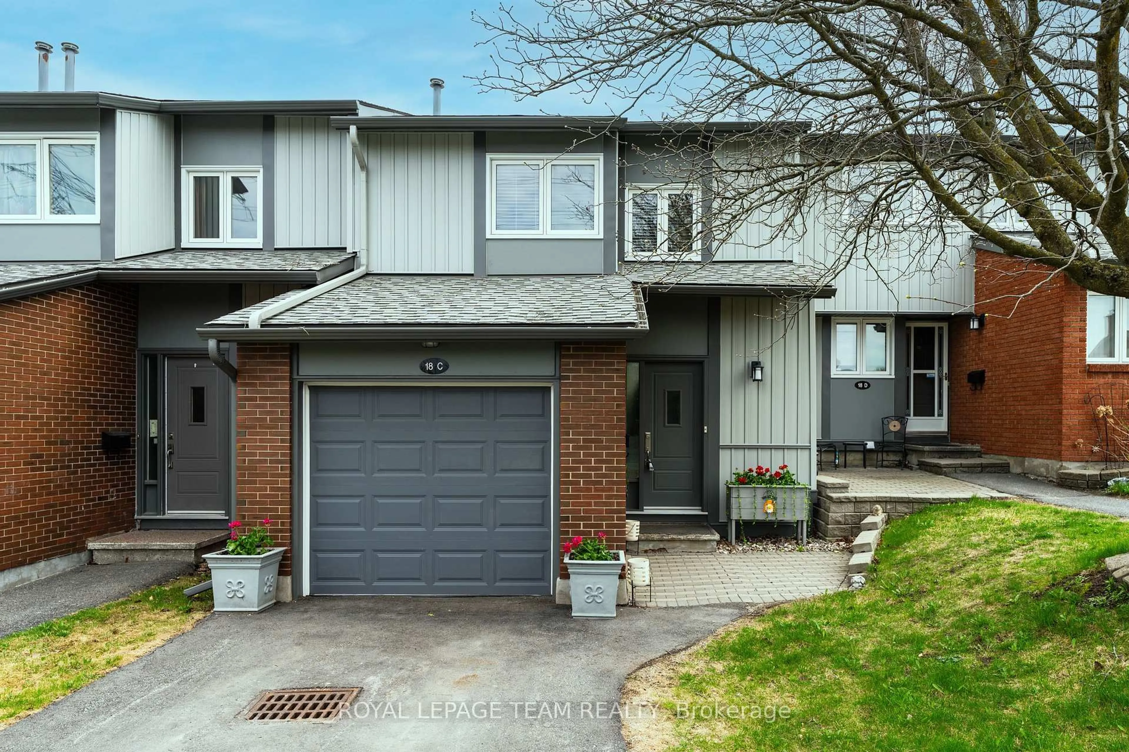 Unknown for 18 Benlea Dr #C, Ottawa Ontario K2G 4A8