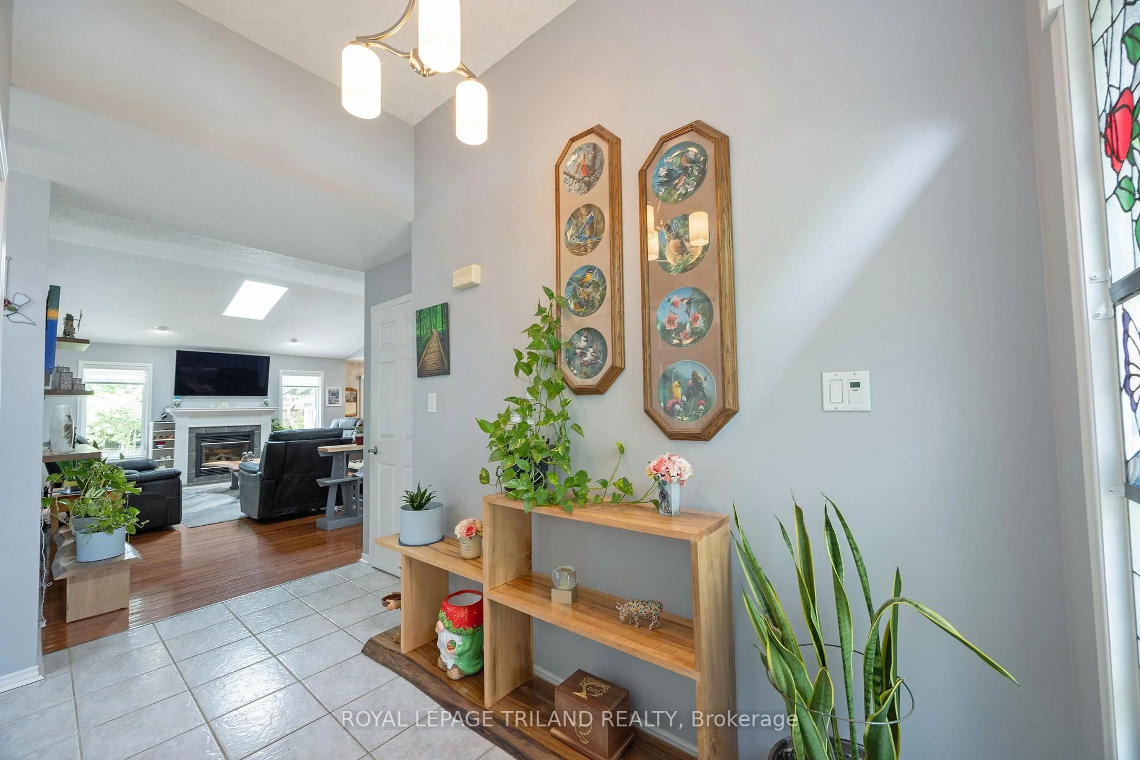 Unknown for 557 Inverness Ave, London North Ontario N6H 5R3