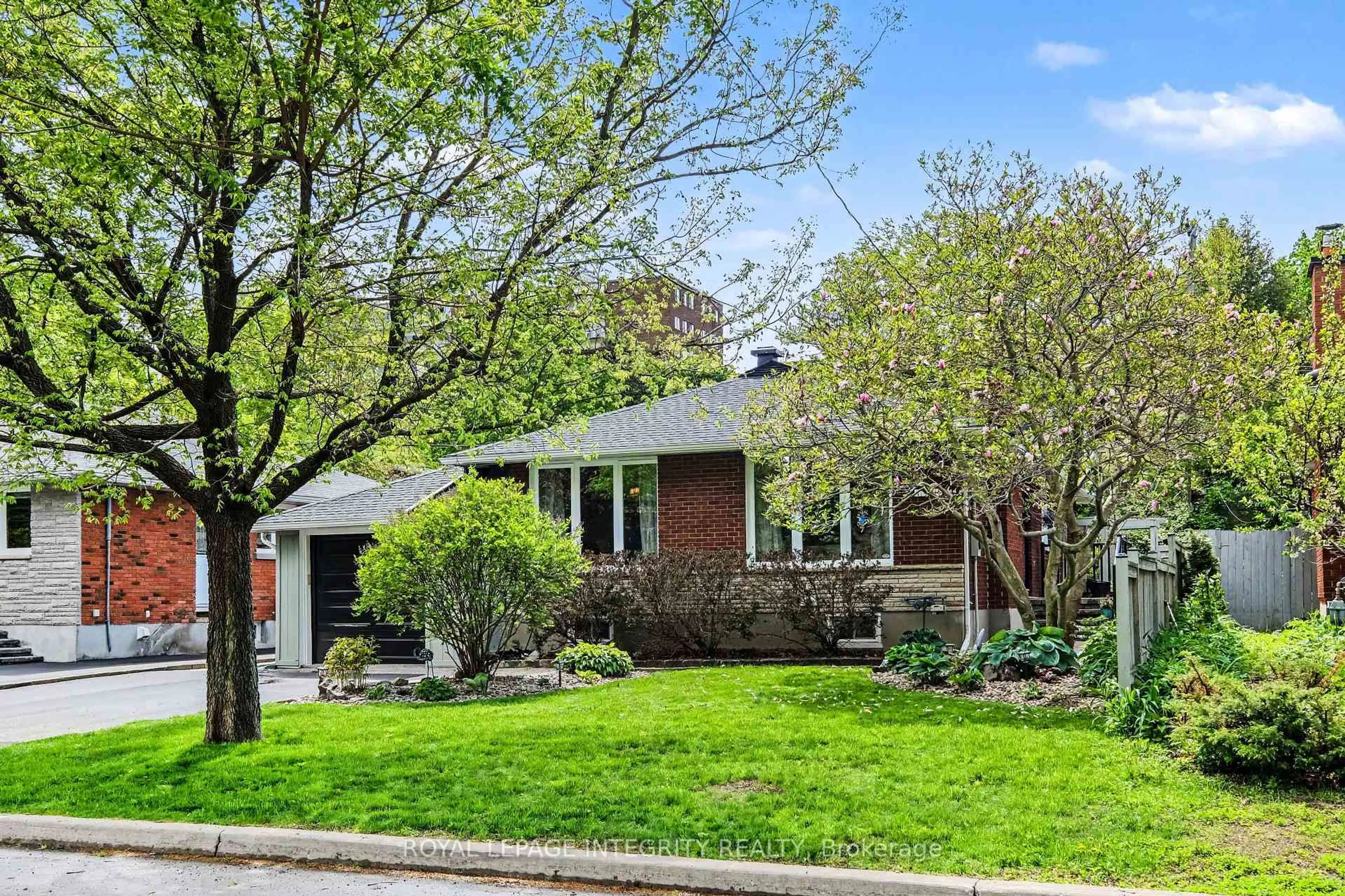 Unknown for 1456 Lepage Ave, Ottawa Ontario K1Z 8C9