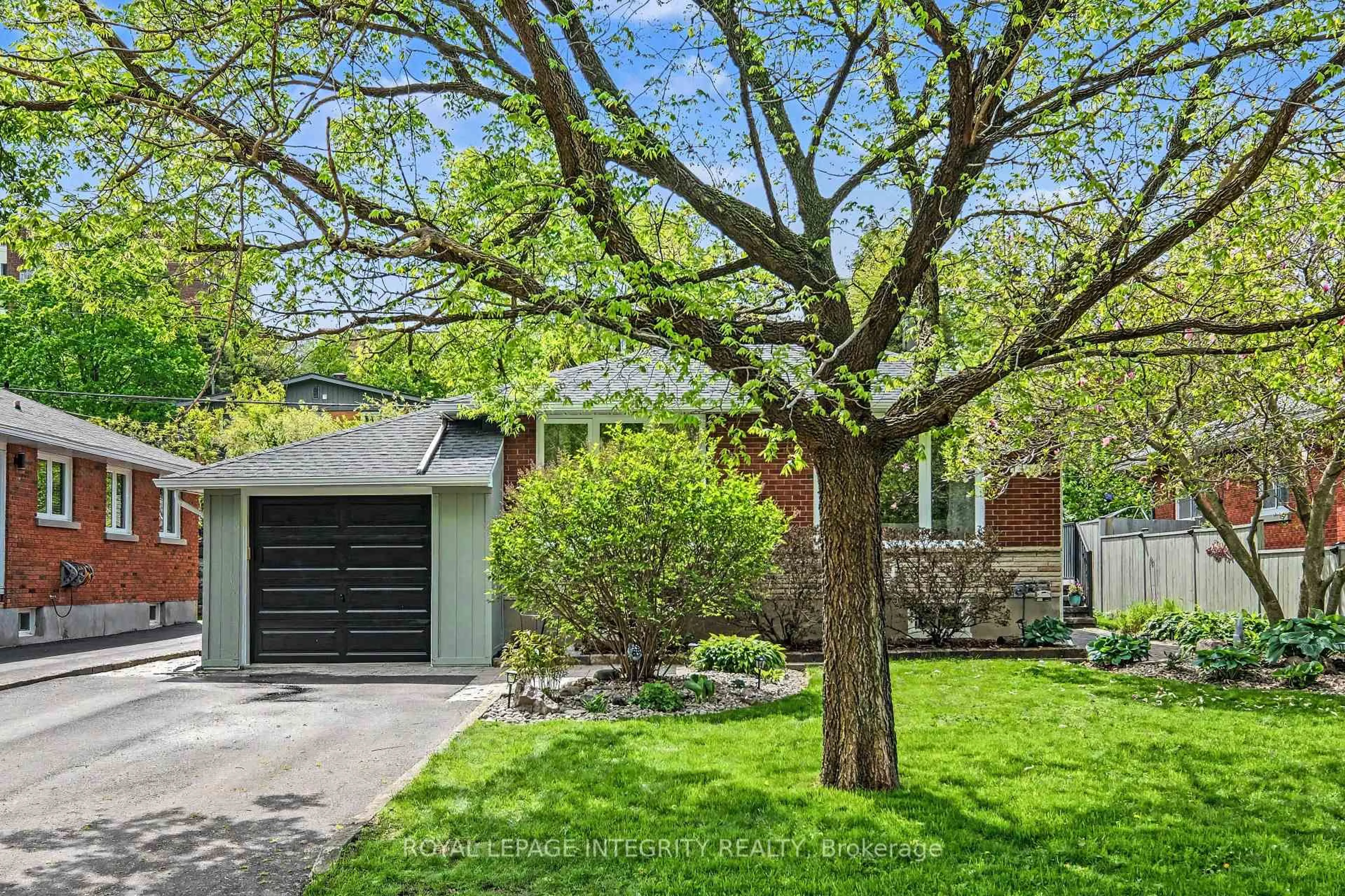 Unknown for 1456 Lepage Ave, Ottawa Ontario K1Z 8C9
