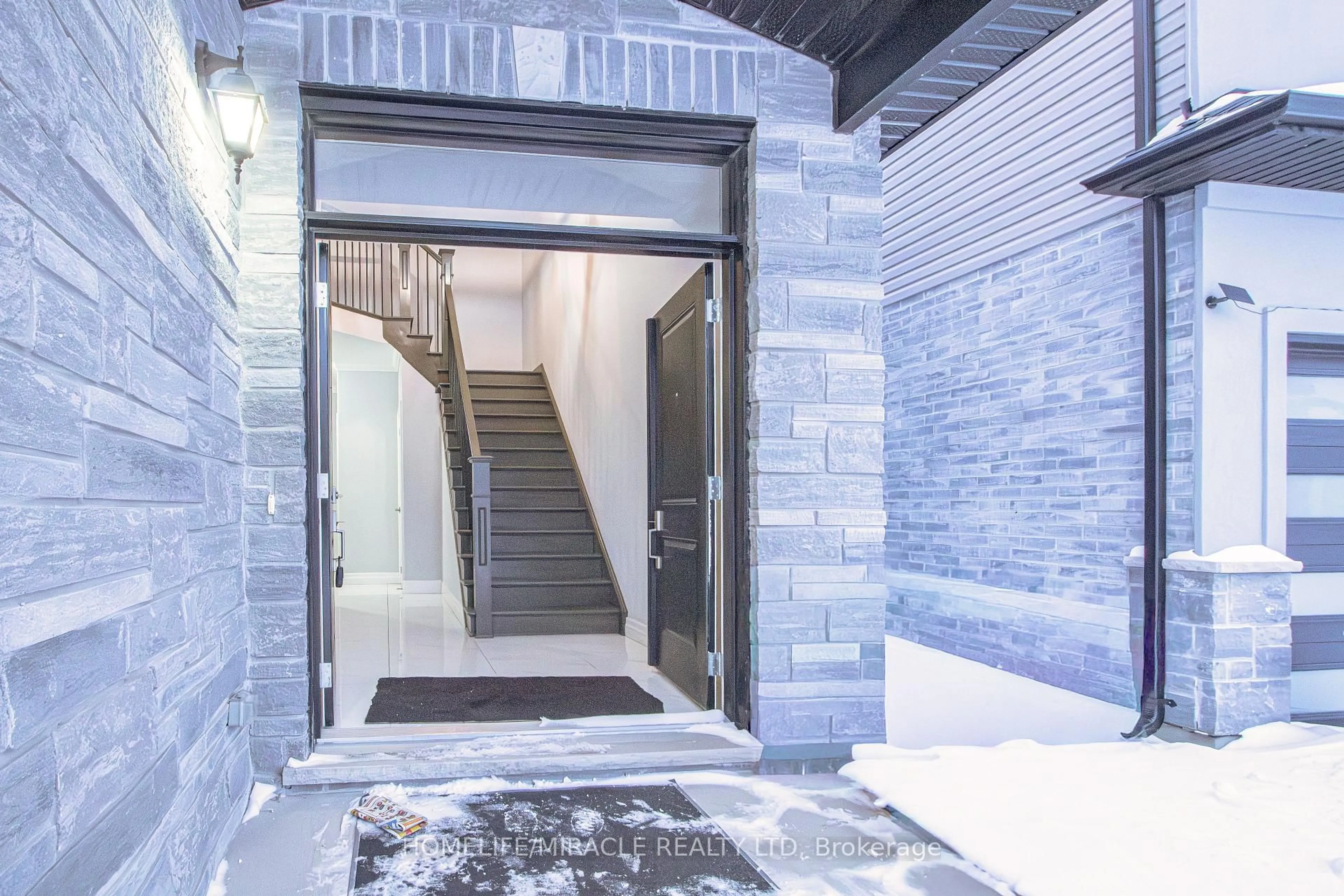 Unknown for 2872 Doyle Dr, London South Ontario N6M 0G7