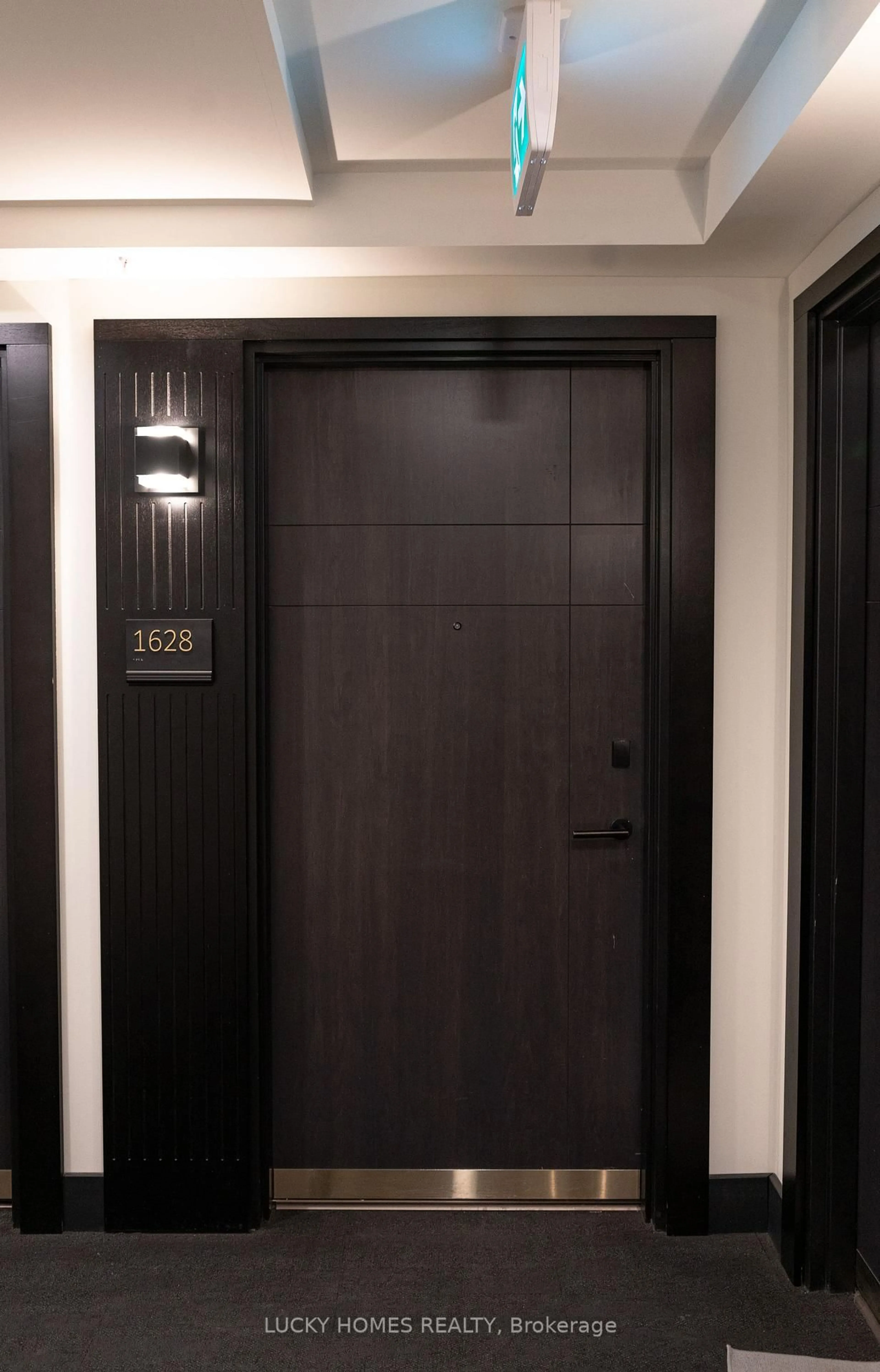 Indoor entryway for 145 Columbia St #1628, Waterloo Ontario N2L 0K7