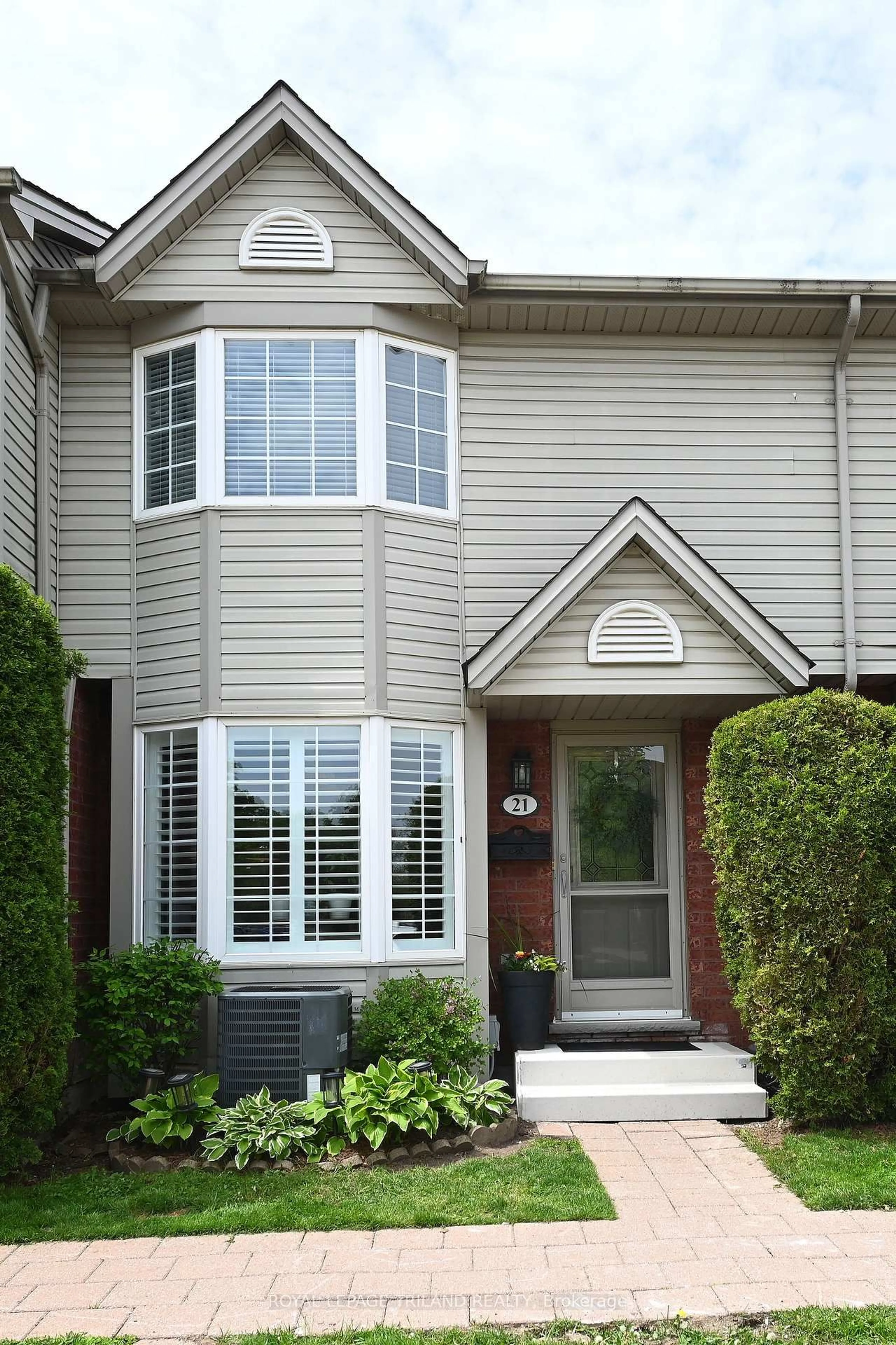 Home with vinyl exterior material, street for 101 Brookside St #21, London South Ontario N5Z 5C9