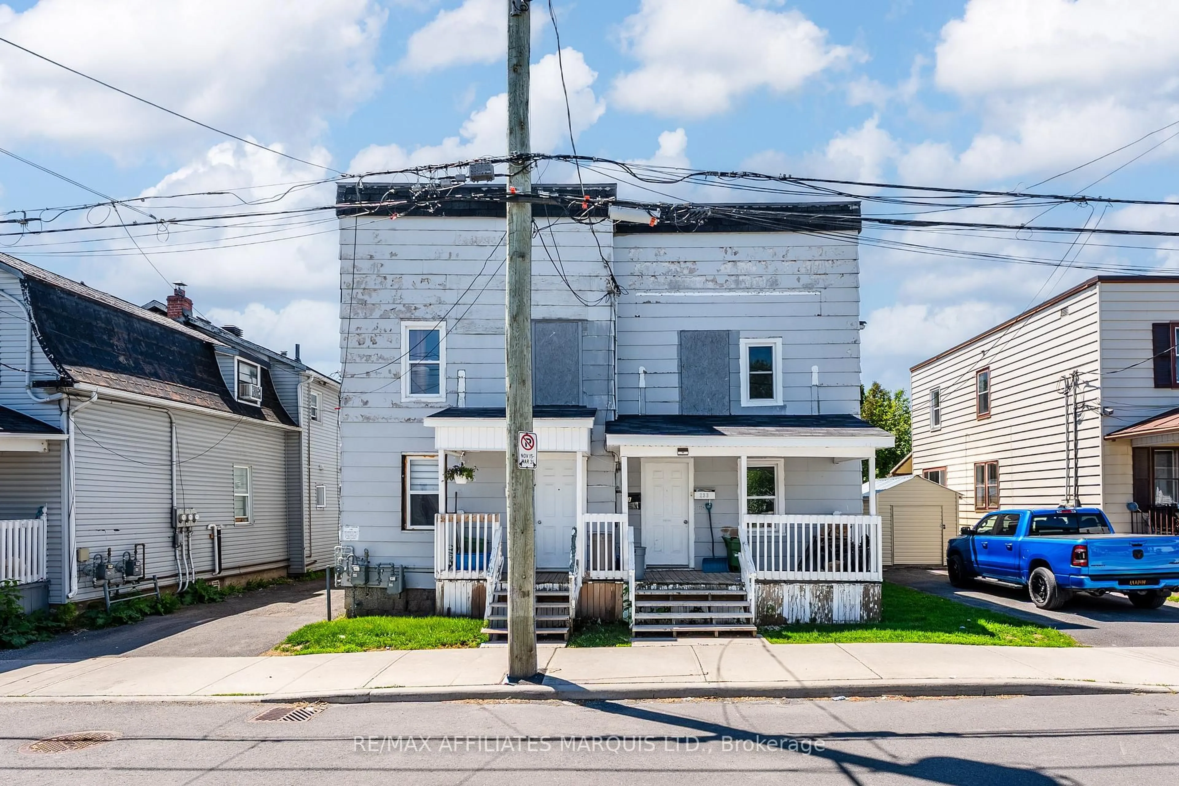 A pic from outside/outdoor area/front of a property/back of a property/a pic from drone, street for 231 Louisa St, Cornwall Ontario K6H 4P9