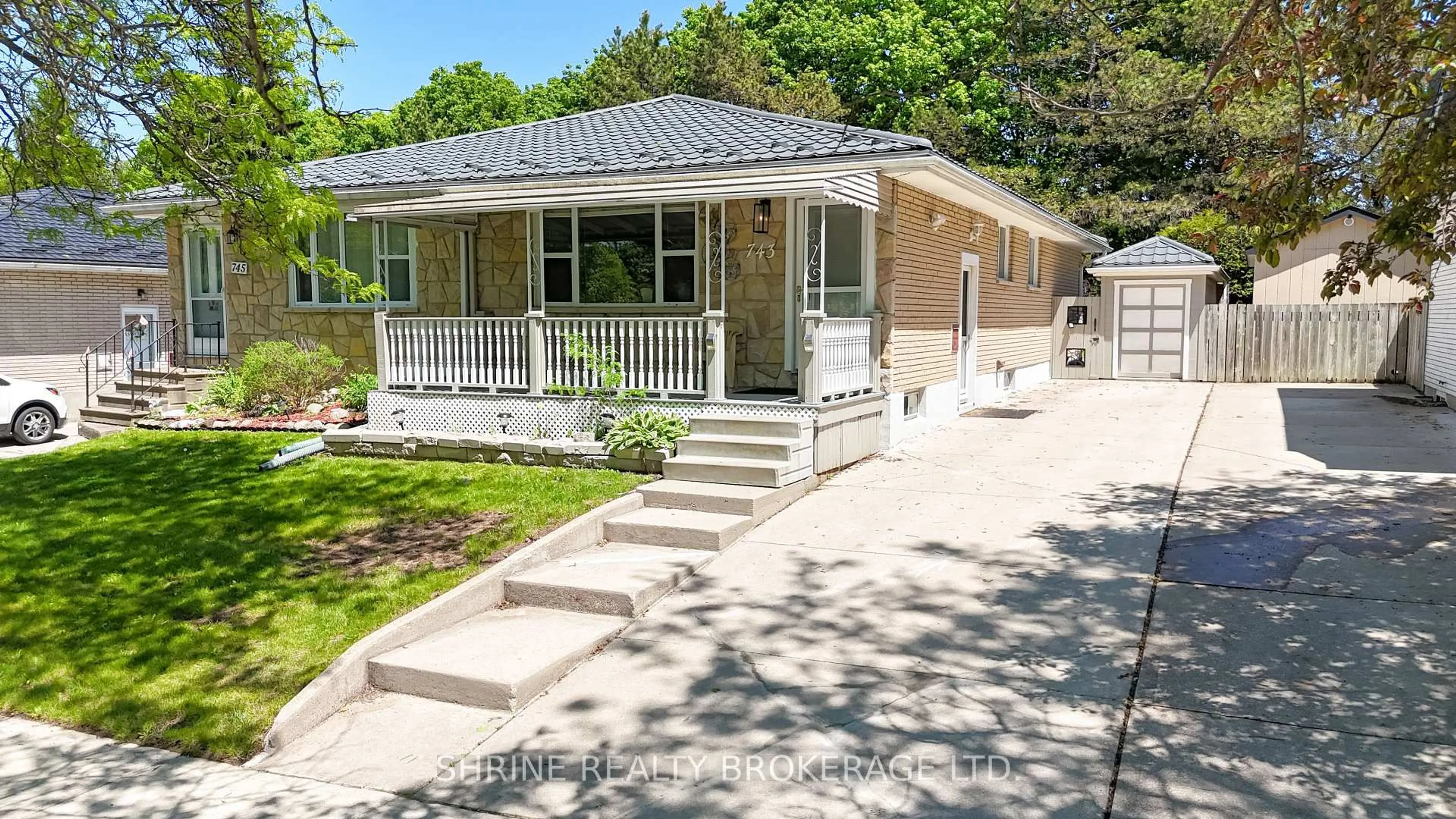 Home with vinyl exterior material, street for 743 Sevilla Park Pl, London East Ontario N5Y 4H9