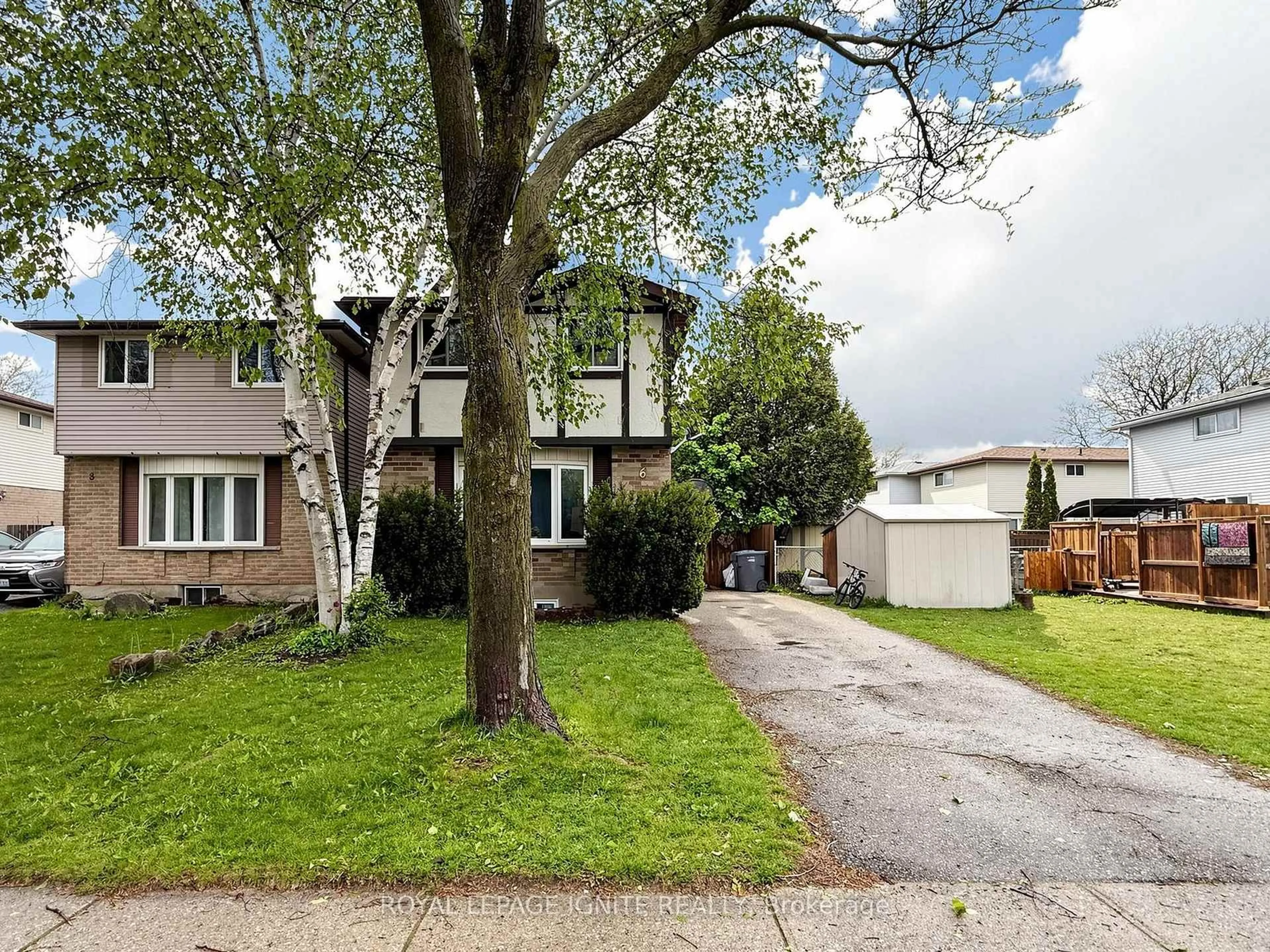 A pic from outside/outdoor area/front of a property/back of a property/a pic from drone, street for 6 Upton Cres, Guelph Ontario N1E 6P2