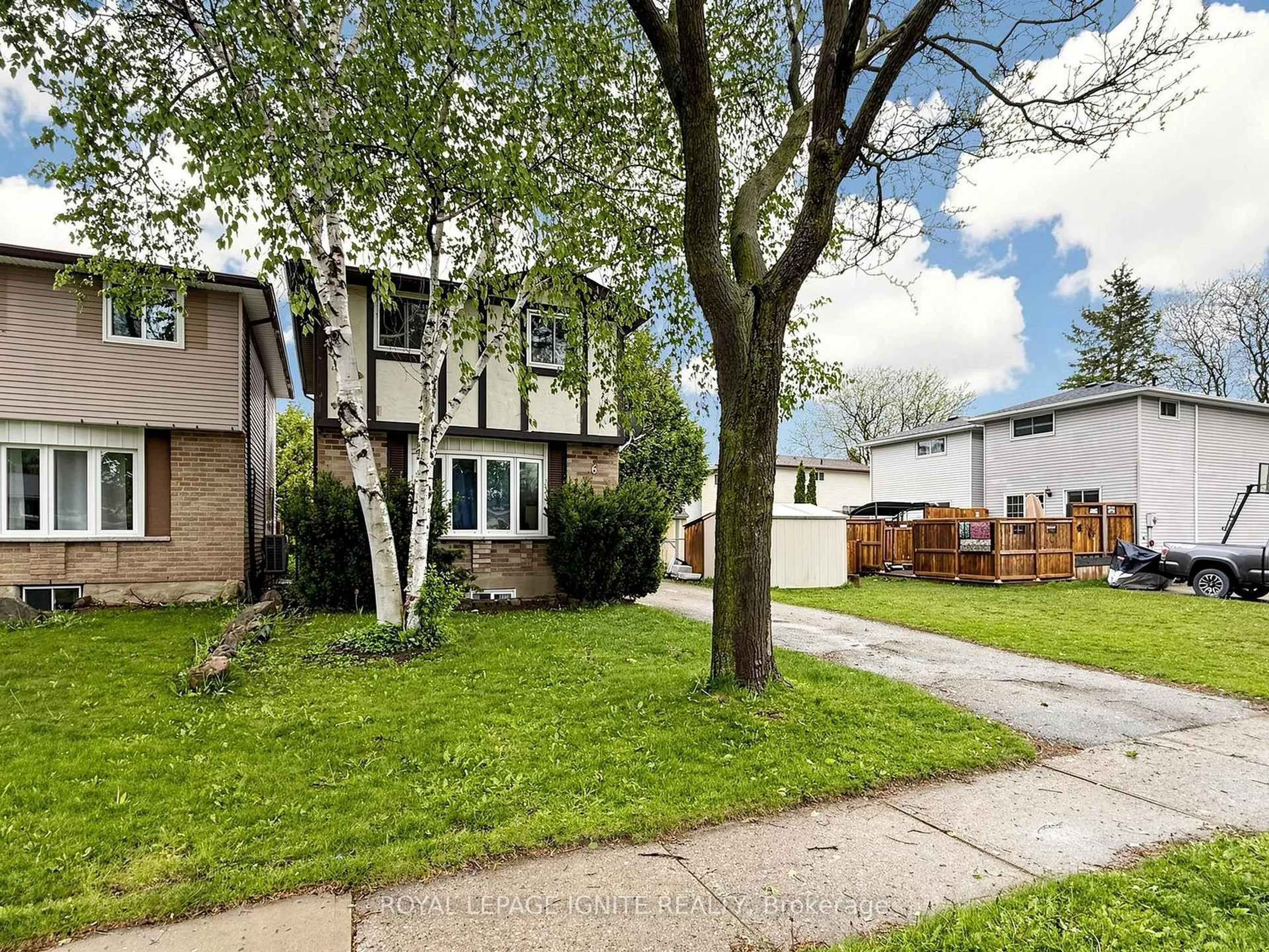 A pic from outside/outdoor area/front of a property/back of a property/a pic from drone, street for 6 Upton Cres, Guelph Ontario N1E 6P2