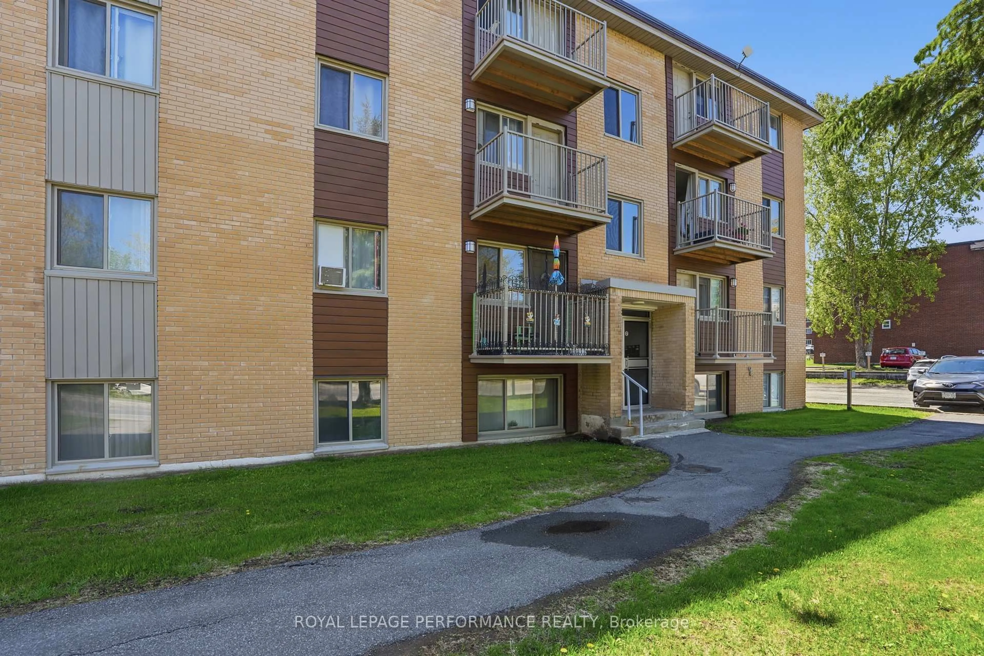 Unknown for 1015 Cartier Blvd #3, Hawkesbury Ontario K6A 2Y4
