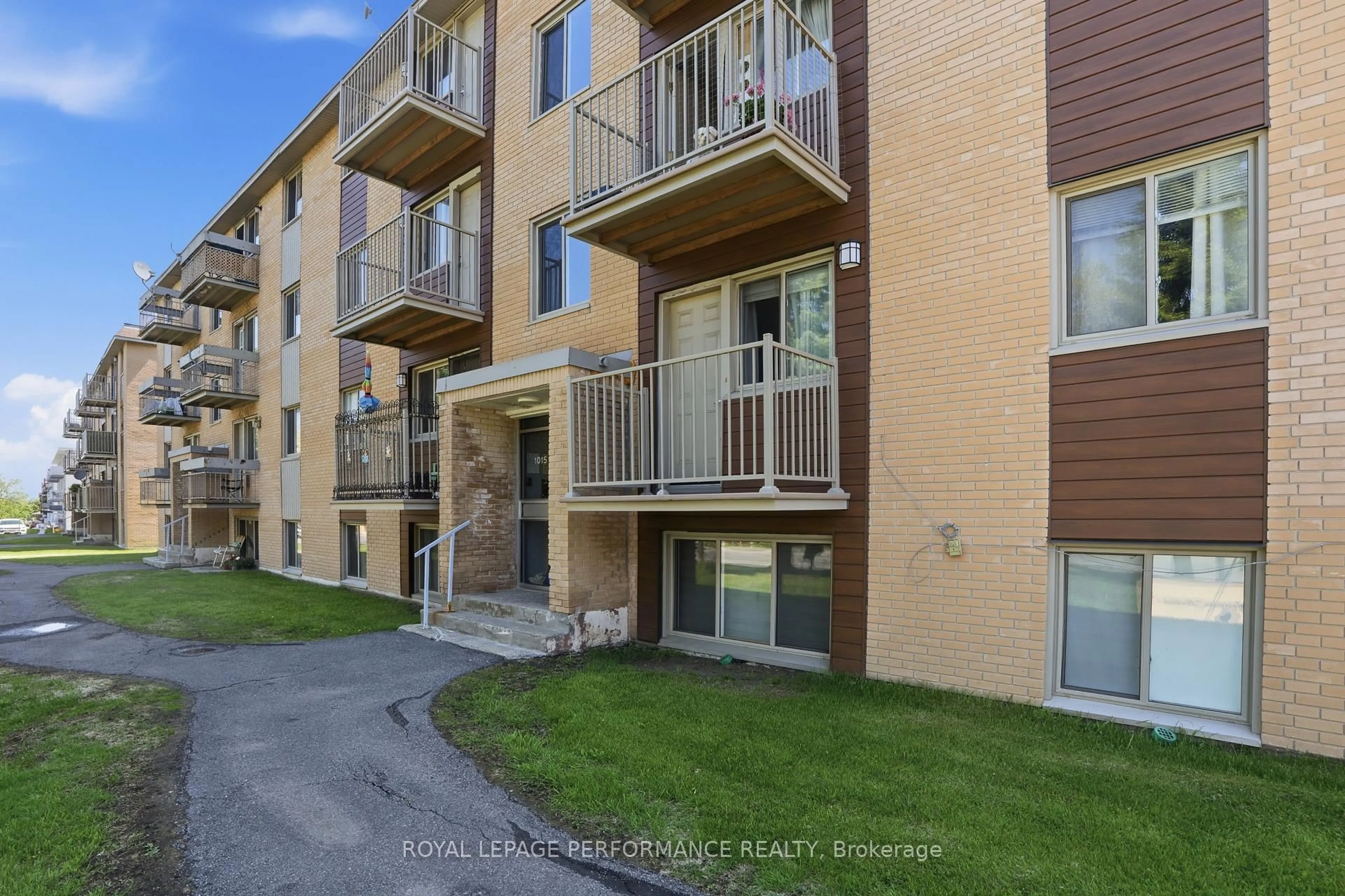 Patio, unknown for 1015 Cartier Blvd #3, Hawkesbury Ontario K6A 2Y4