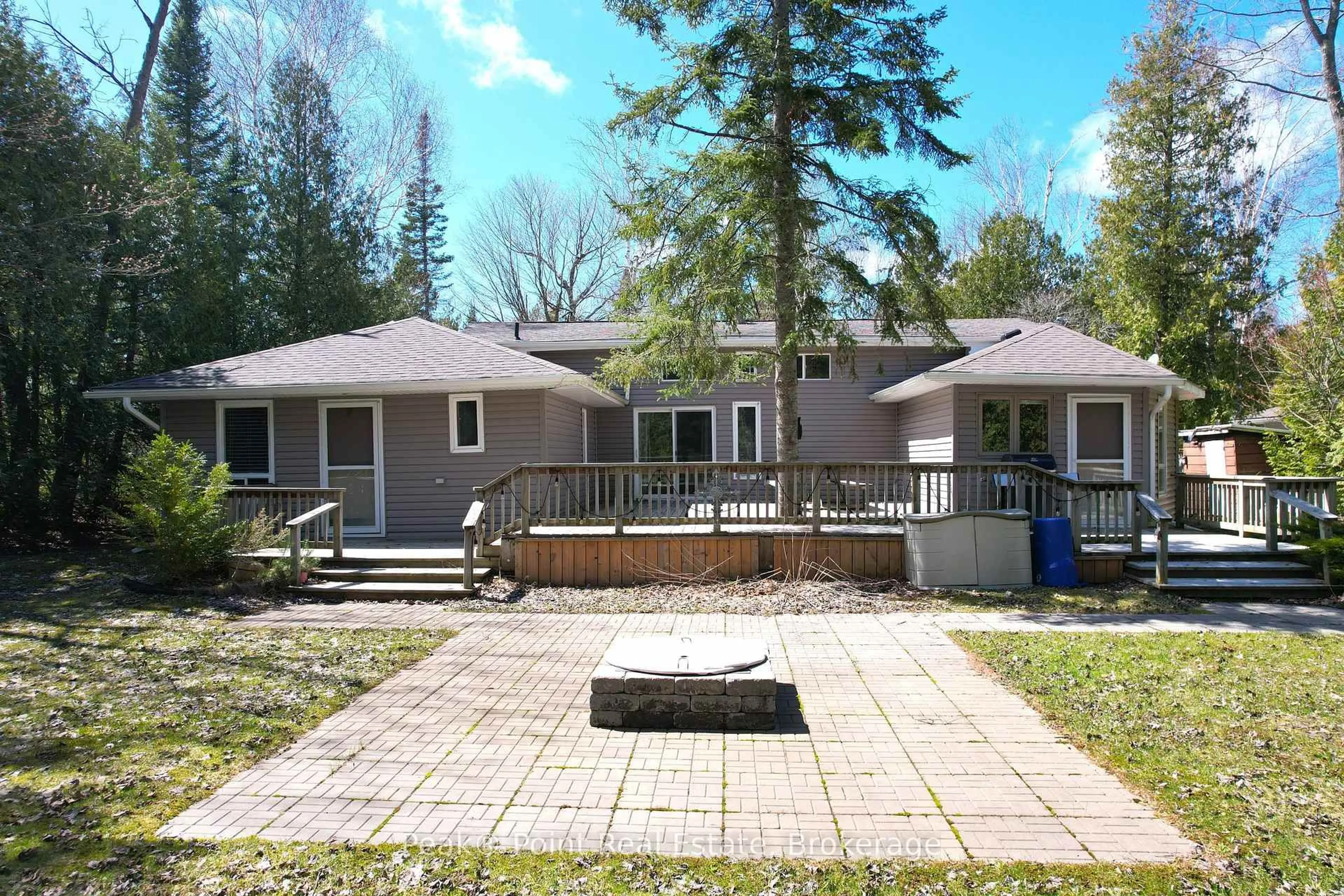 Patio, street for 7 3RD Ave, Native Leased Lands Ontario N0H 2G0