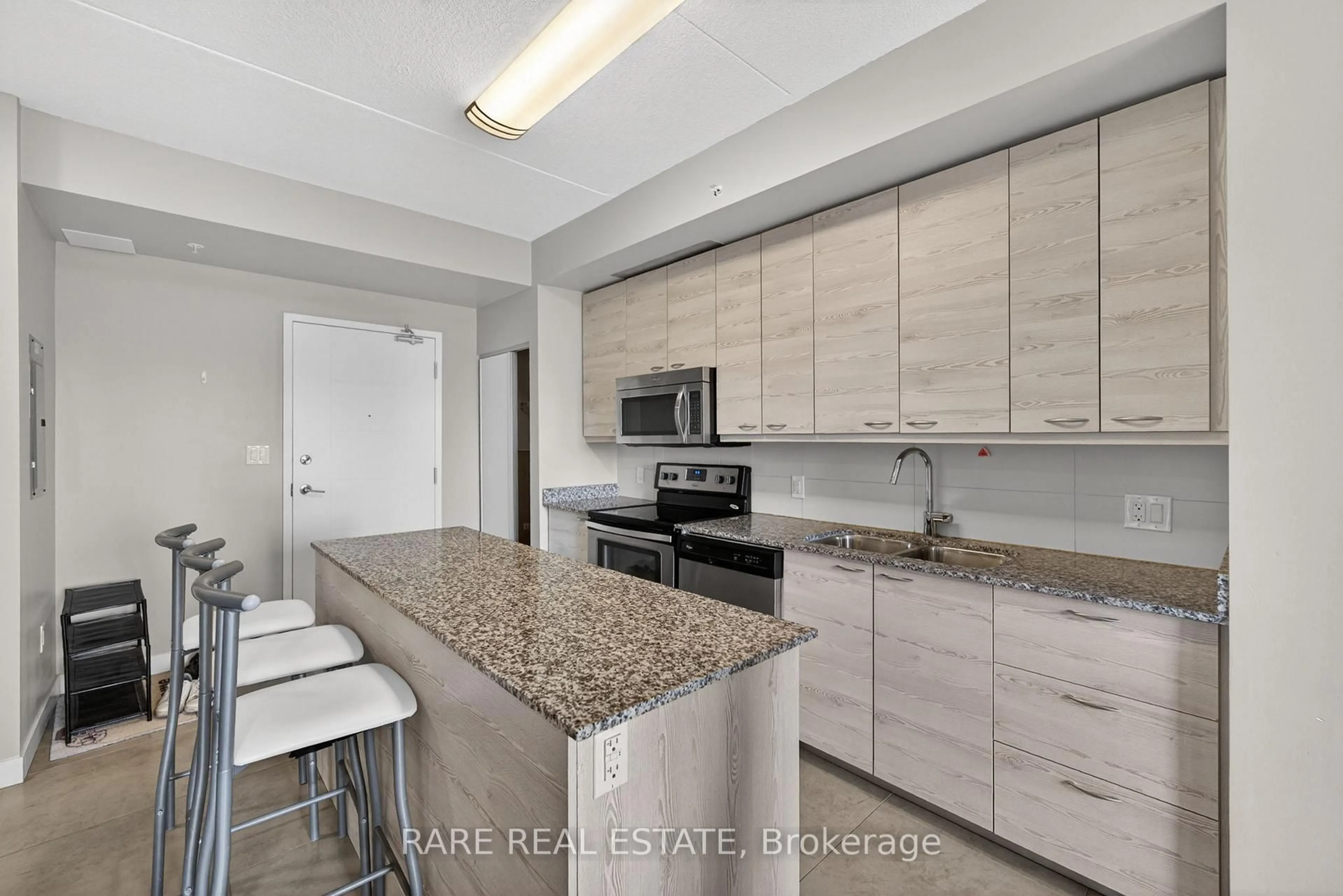 Open concept kitchen, ceramic/tile floor for 280 Lester St, Waterloo Ontario N2L 0G2