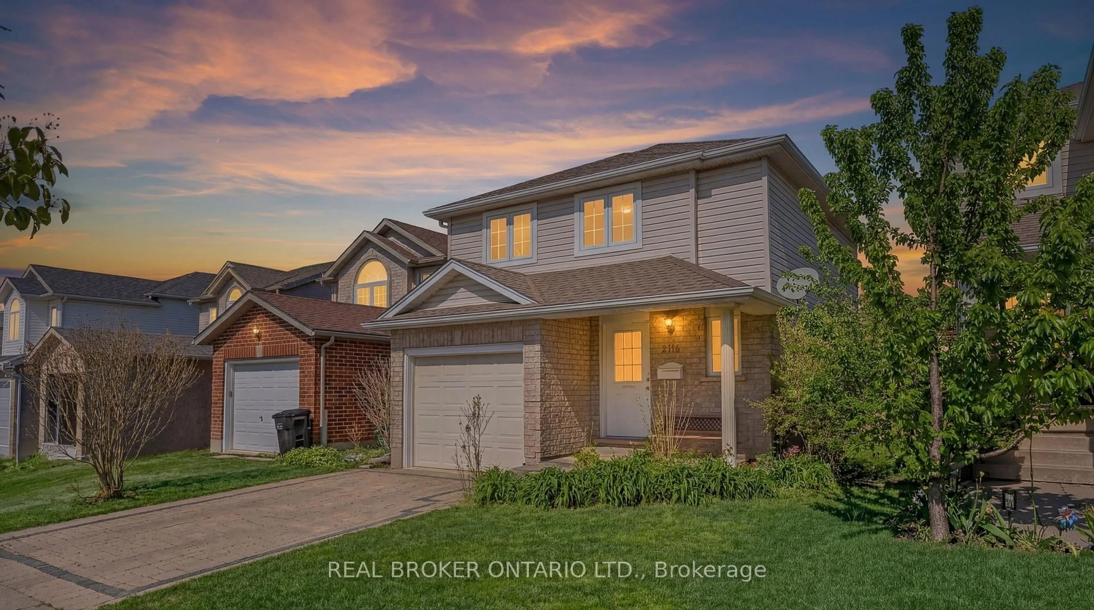 Home with brick exterior material, street for 1089 Copper Leaf Cres, Kitchener Ontario N2E 3W4