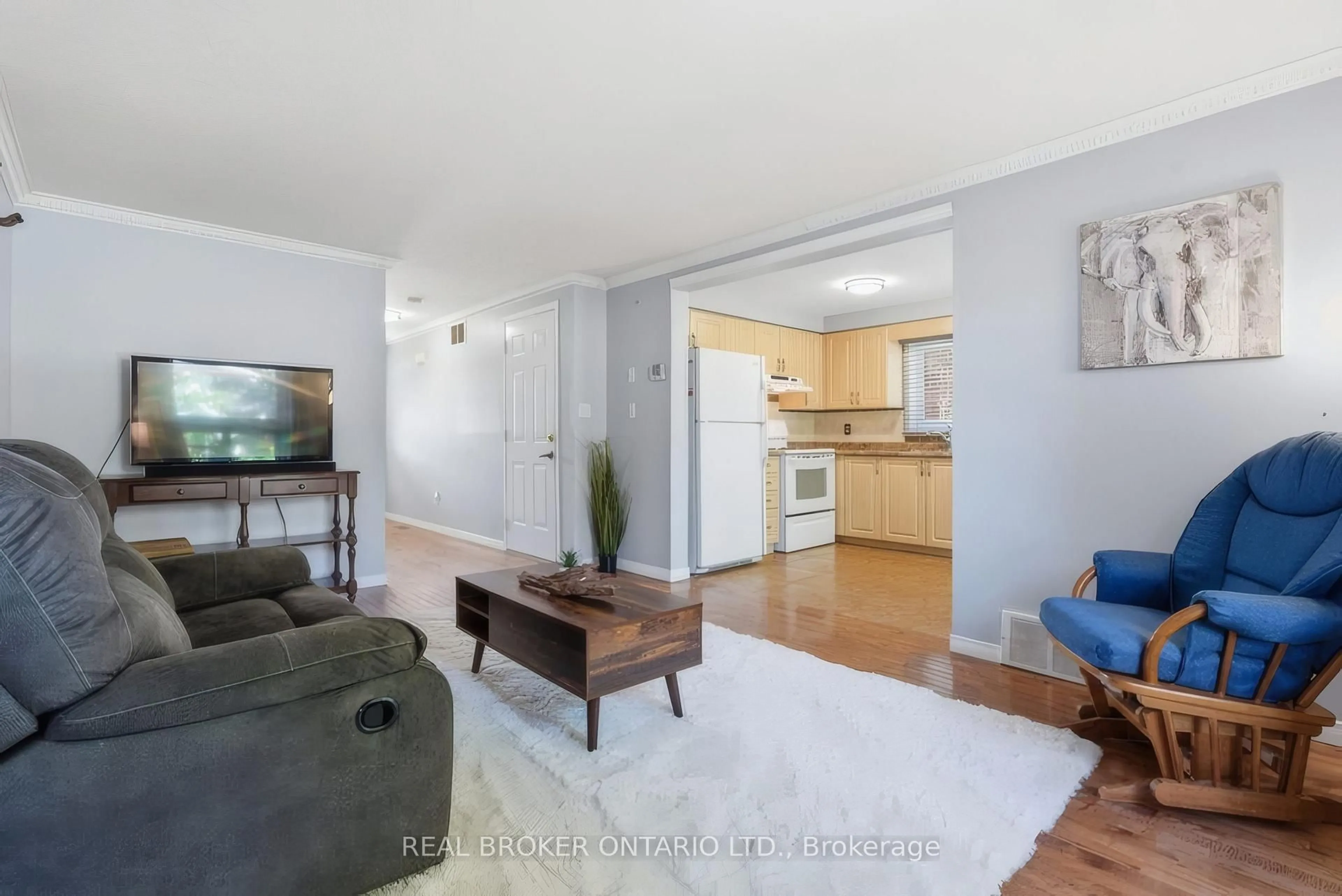Living room with furniture, unknown for 1089 Copper Leaf Cres, Kitchener Ontario N2E 3W4
