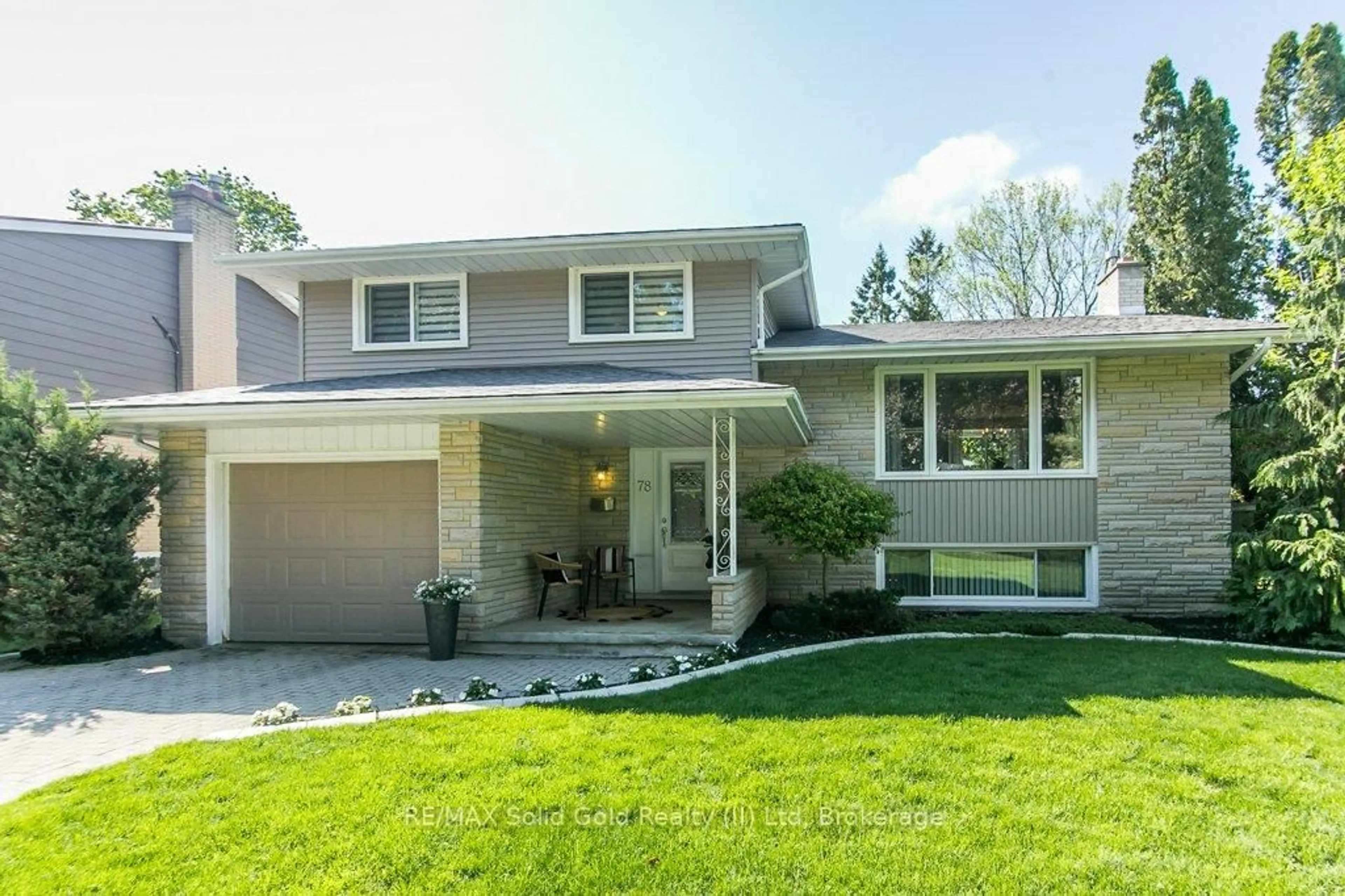 Home with vinyl exterior material, street for 78 Inwood Cres, Kitchener Ontario N2M 2M1