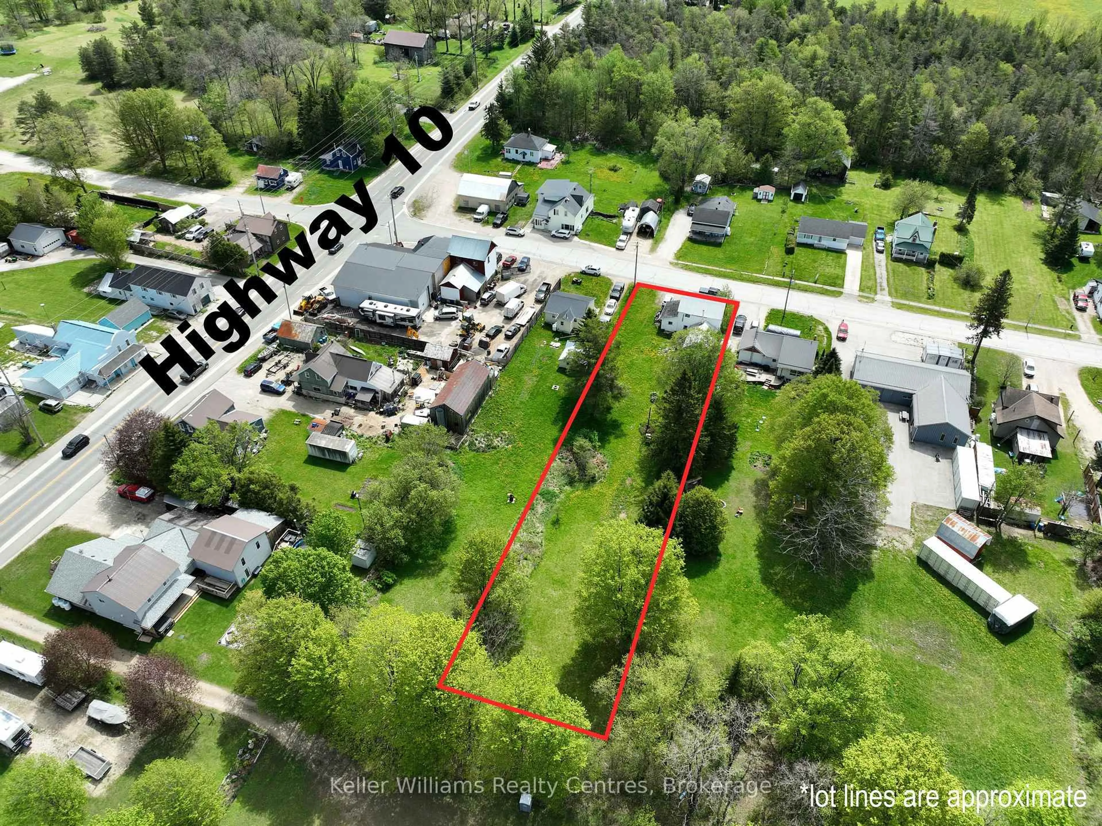 A pic from outside/outdoor area/front of a property/back of a property/a pic from drone, street for 580307 Sideroad 60, Chatsworth Ontario N0H 1C0