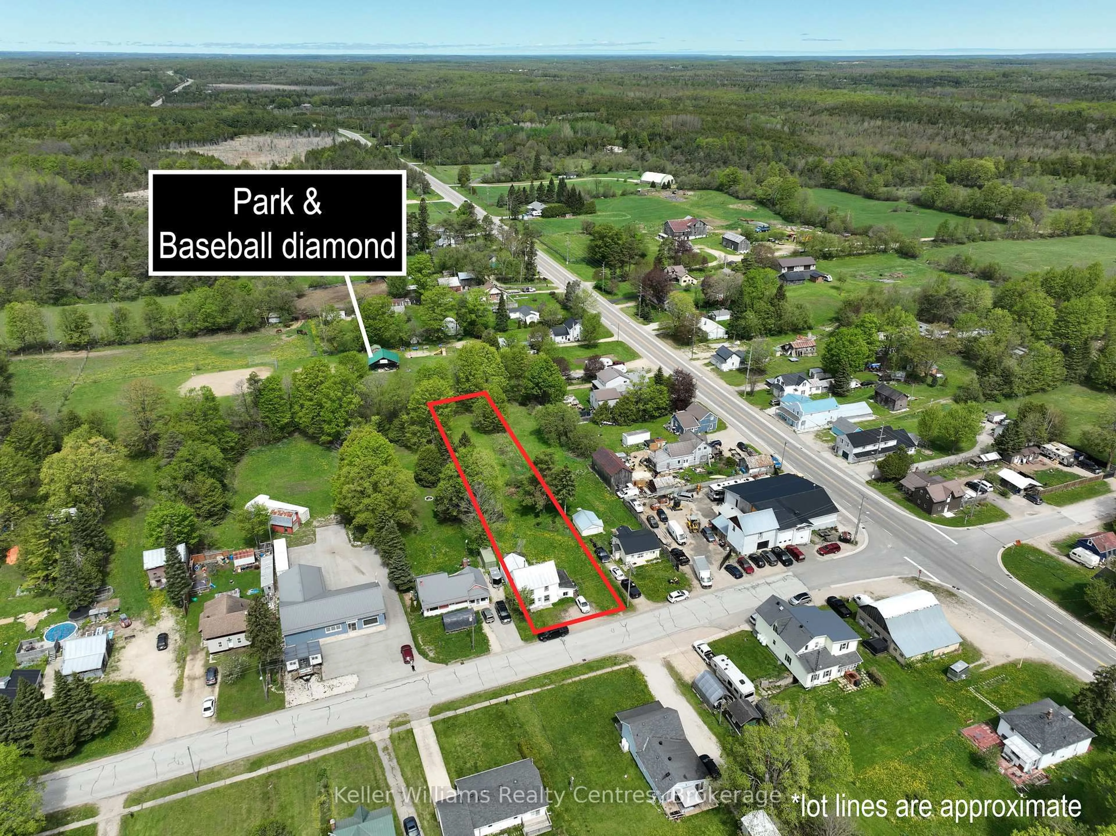 A pic from outside/outdoor area/front of a property/back of a property/a pic from drone, street for 580307 Sideroad 60, Chatsworth Ontario N0H 1C0