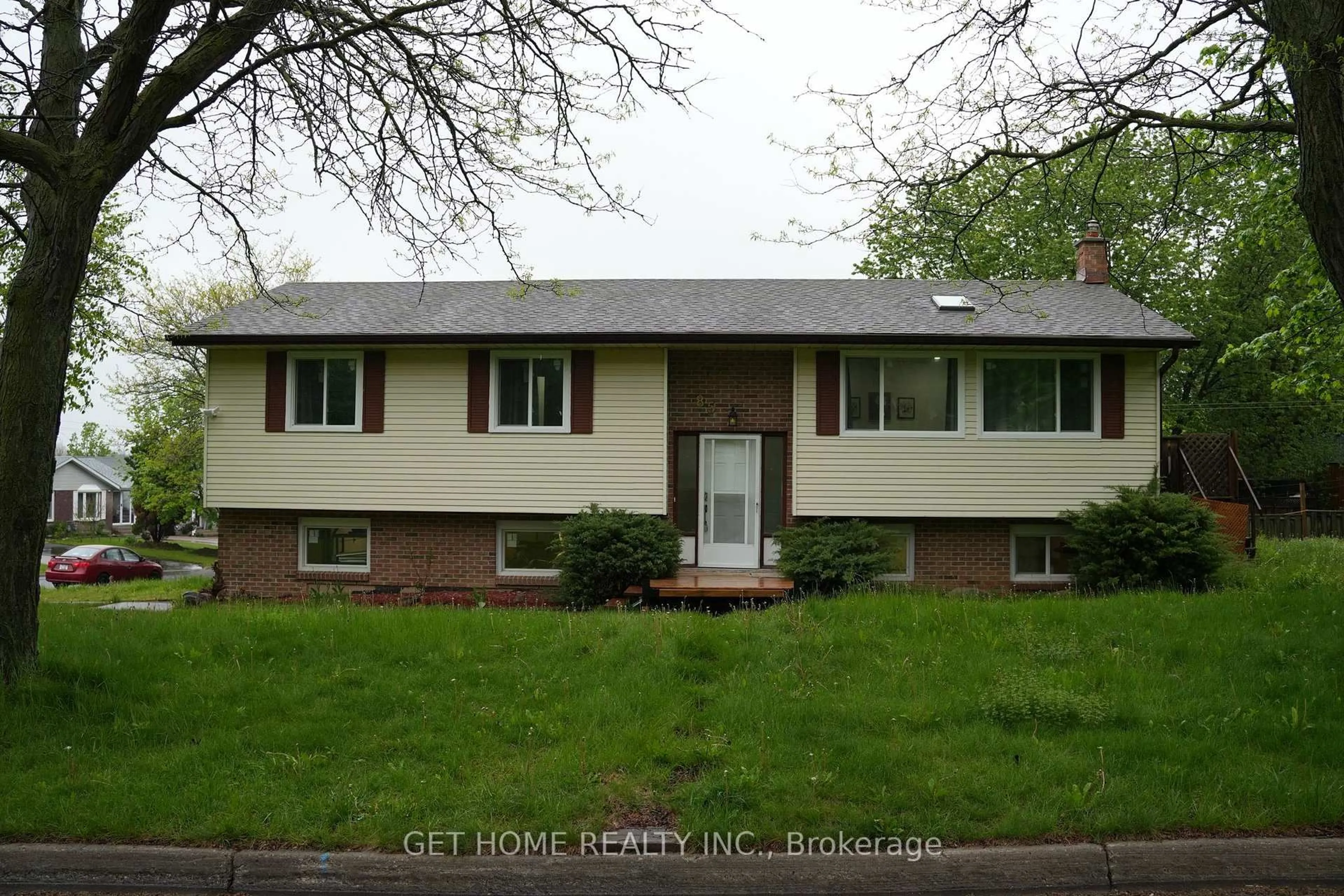 Home with vinyl exterior material, street for 85 High Acres Cres, Kitchener Ontario N2N 2S3