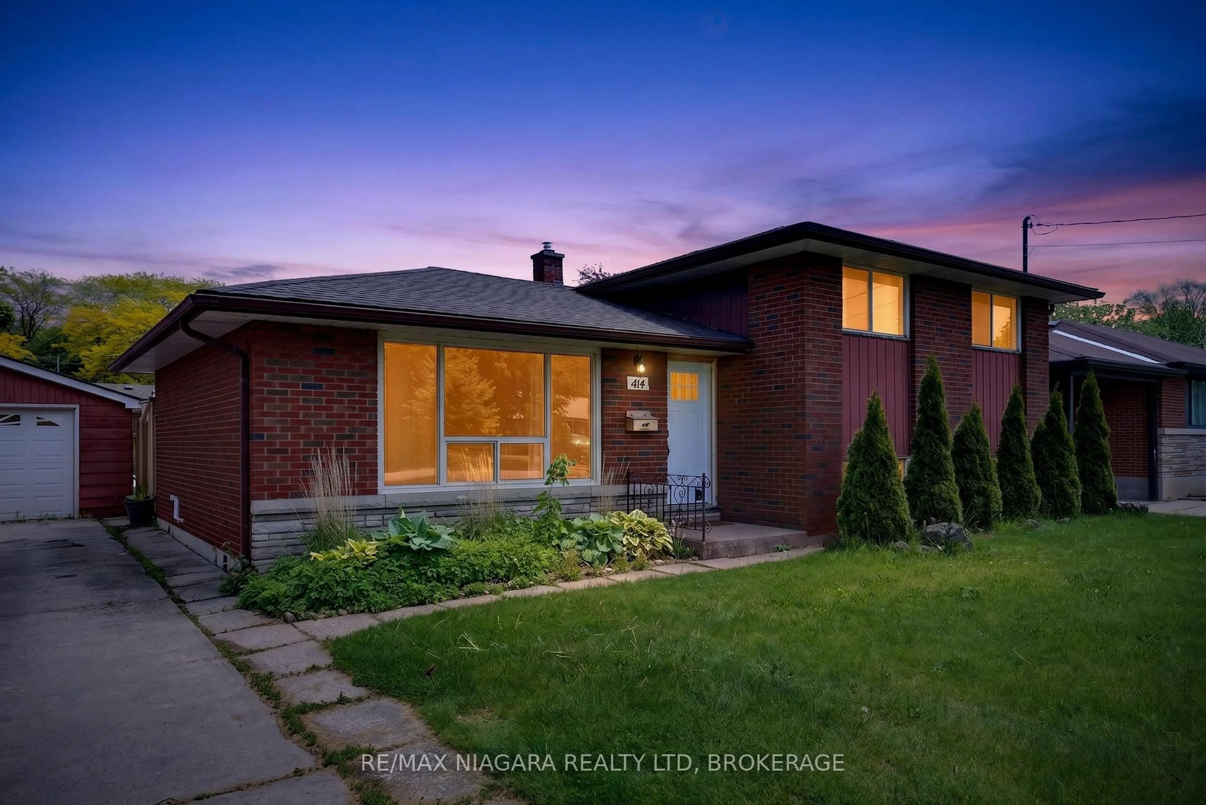 Home with brick exterior material, street for 414 Bunting Rd, St. Catharines Ontario L2M 3Z2