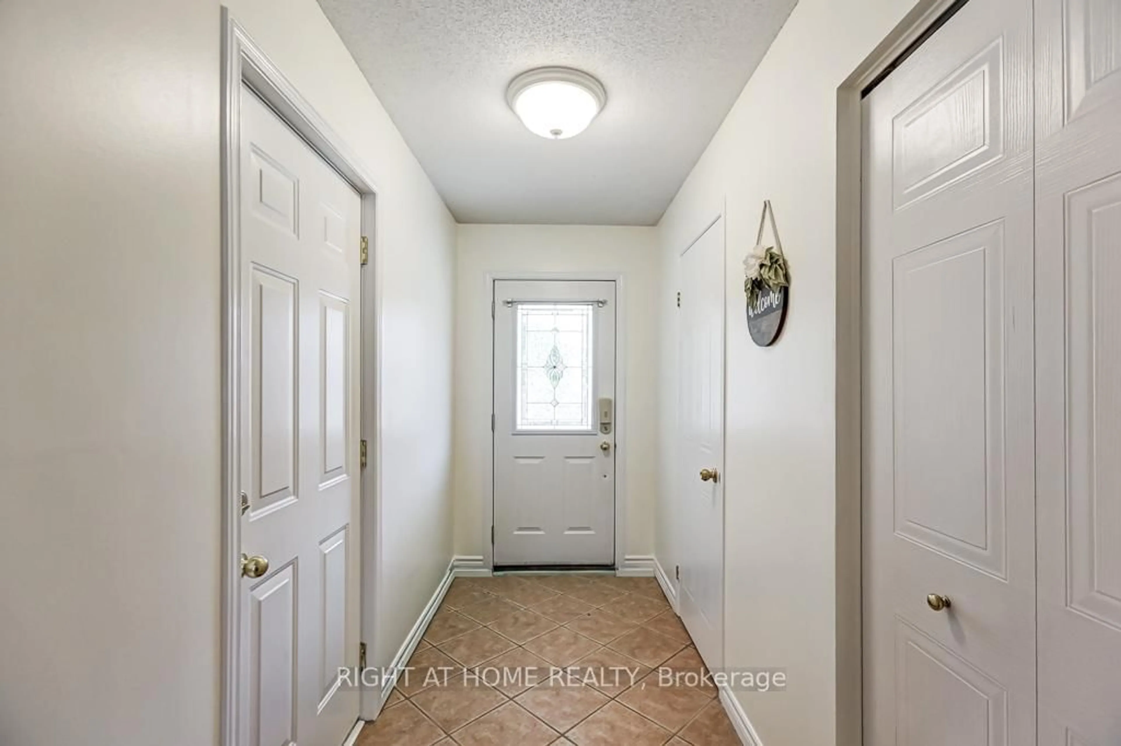 Indoor entryway for 402 Lausanne Cres, Waterloo Ontario N2T 2X6