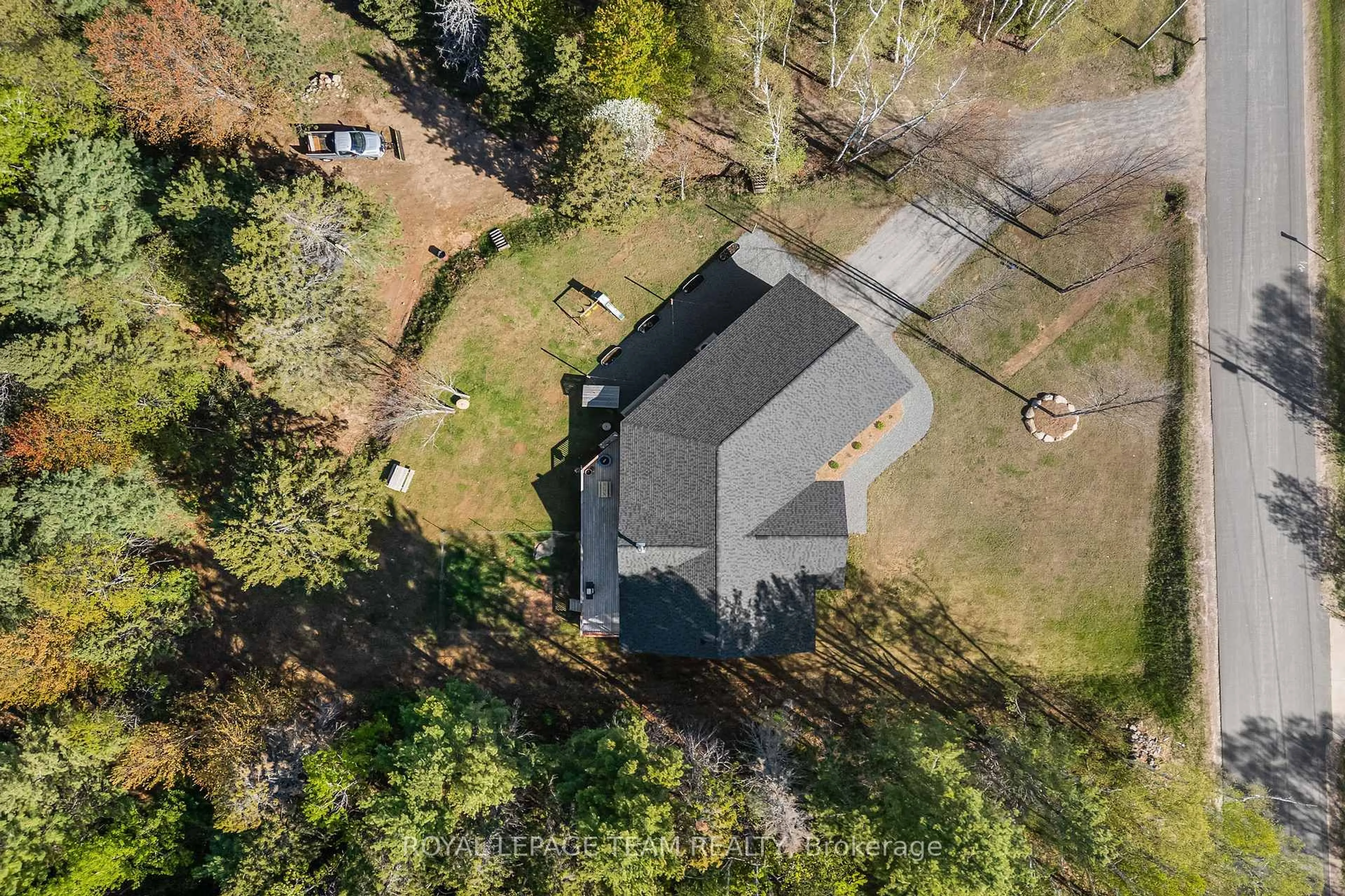 A pic from outside/outdoor area/front of a property/back of a property/a pic from drone, unknown for 36 Hillcrest Ave, Dacre Ontario K0J 1N0