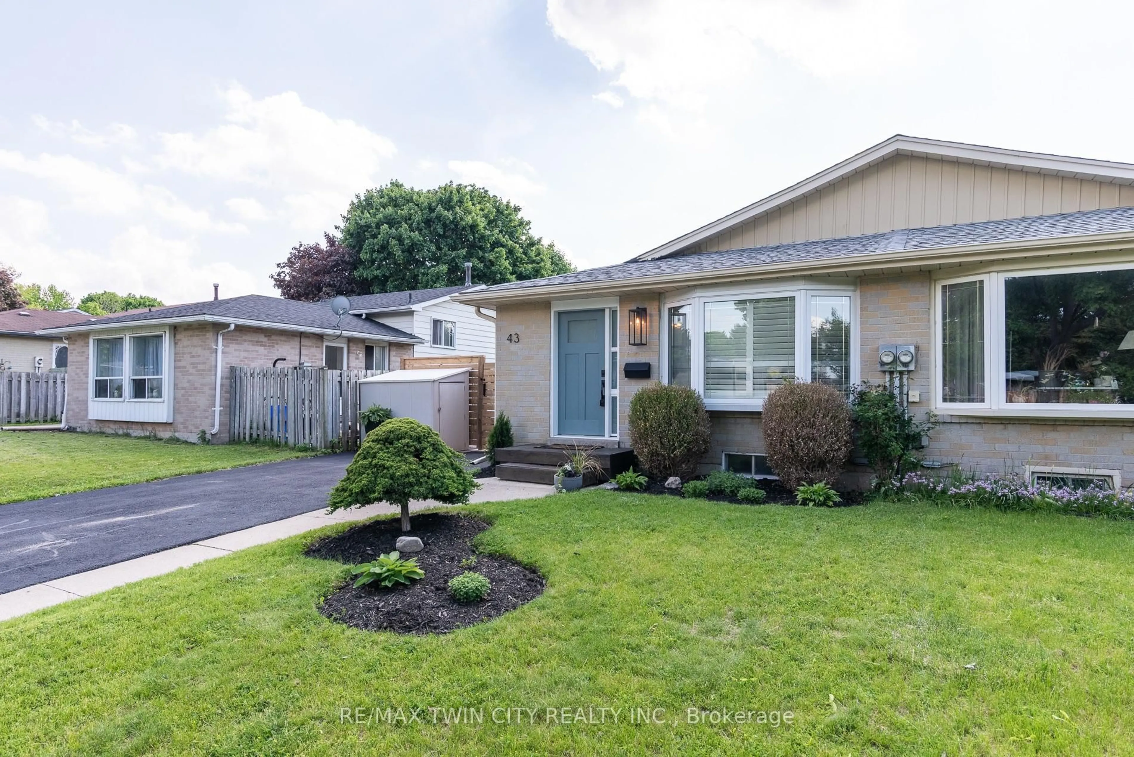 Home with vinyl exterior material, street for 43 Inverness St, Brantford Ontario N3V 1A9