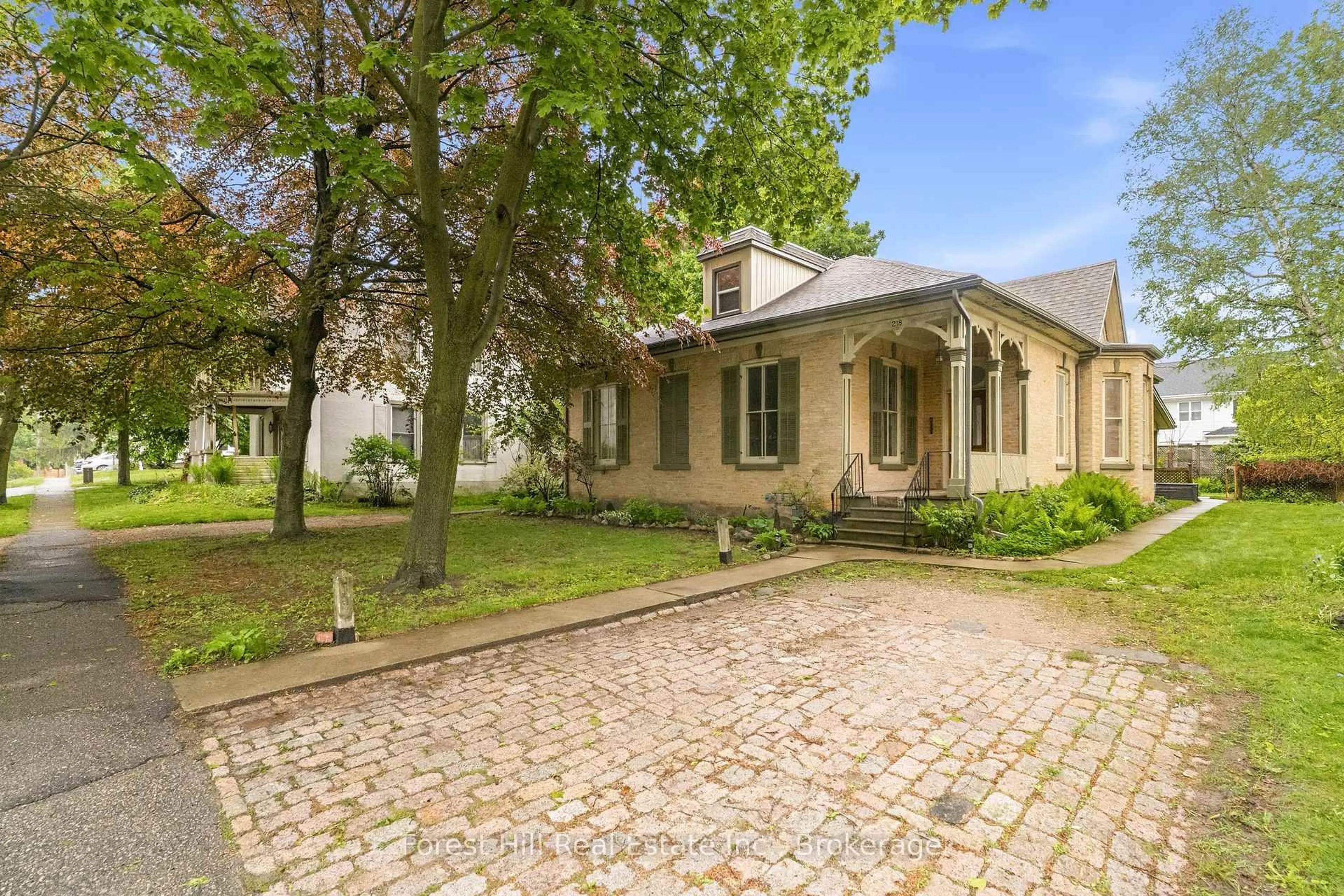 Unknown for 218 ALBERT St, Ingersoll Ontario N5C 2Y6