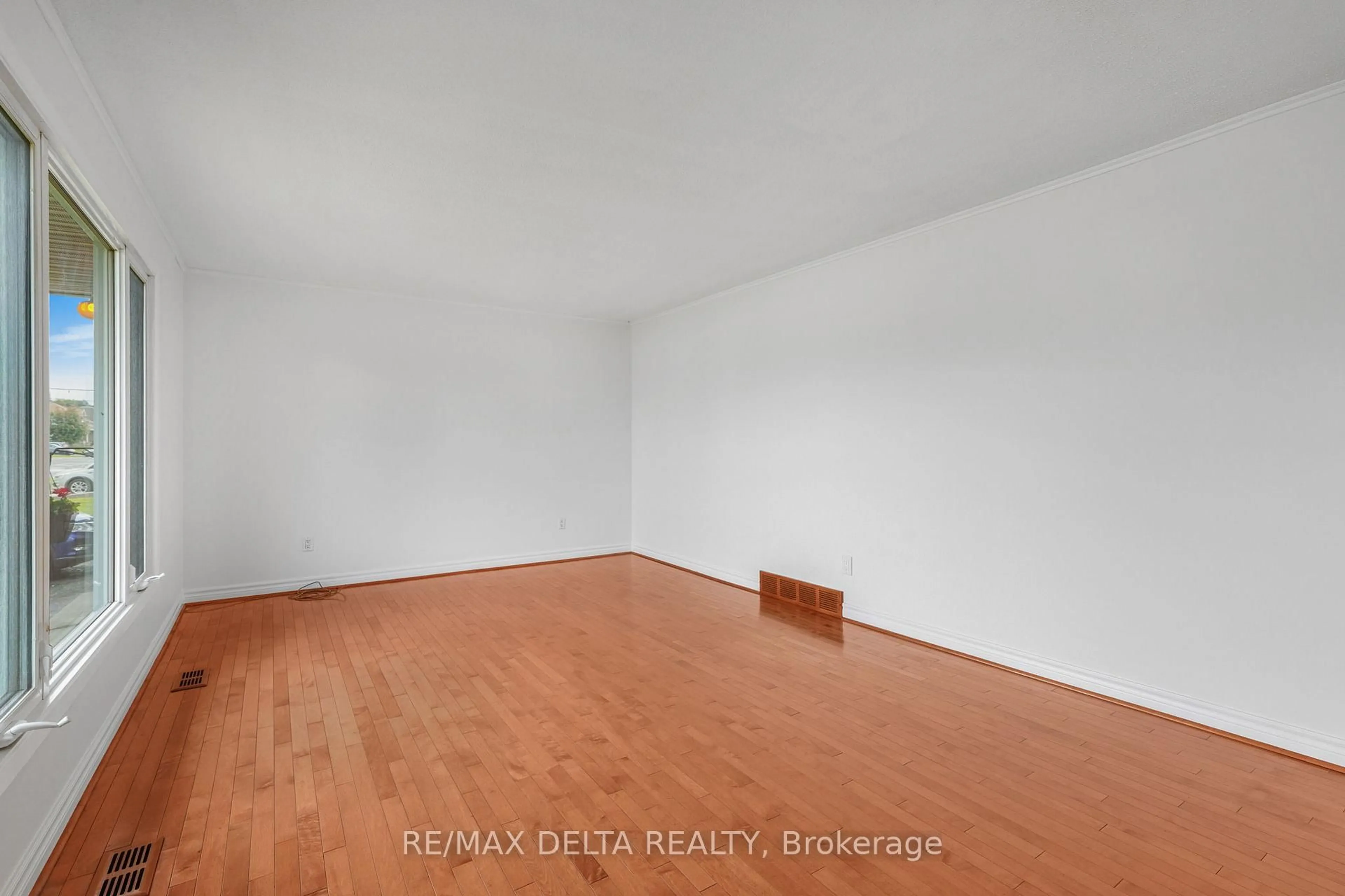 A pic of a room for 2022 Patricia St, Clarence-Rockland Ontario K4K 1C1