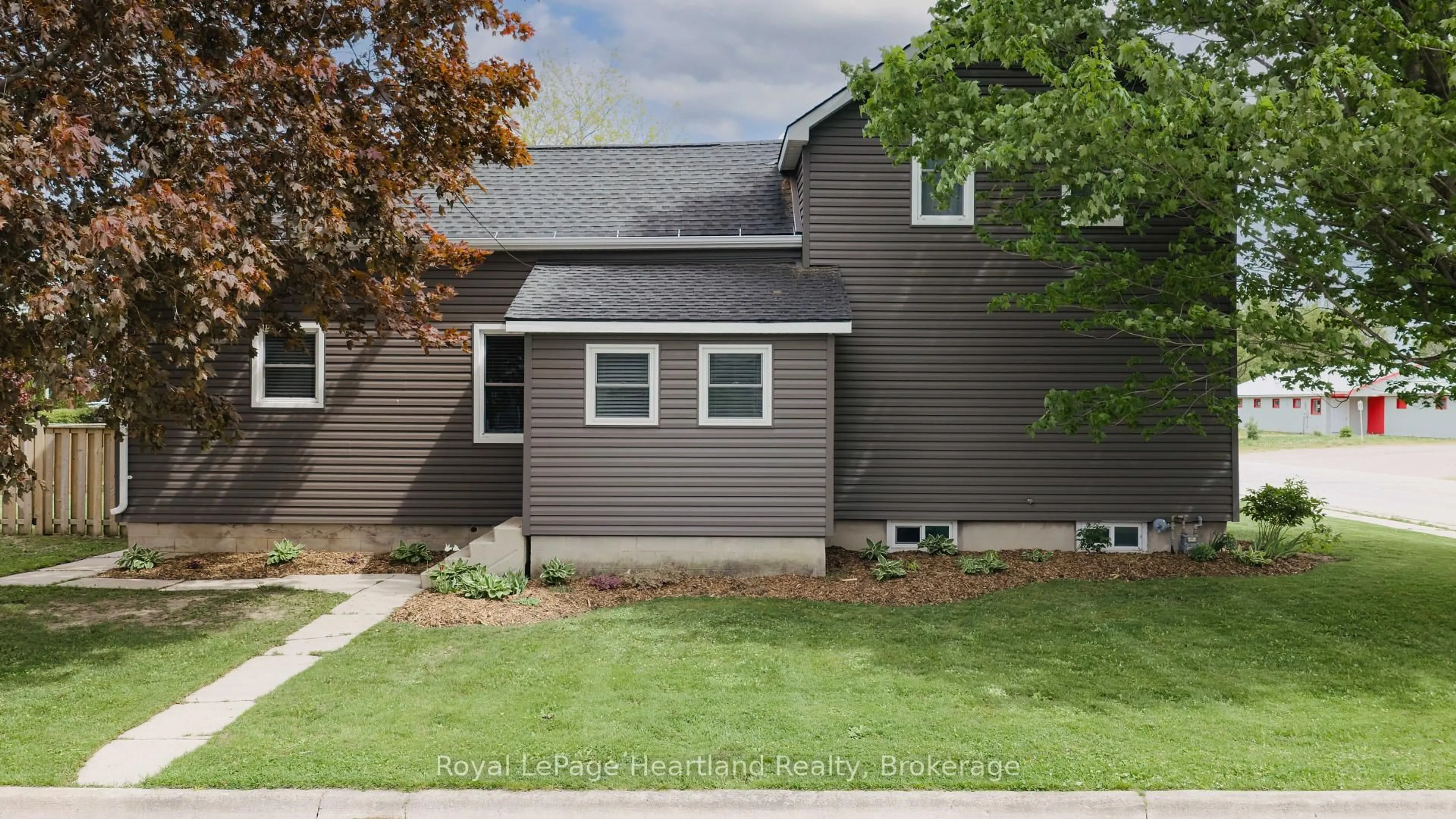 Home with vinyl exterior material, street for 88 Chalk St, Huron East Ontario N0K 1W0