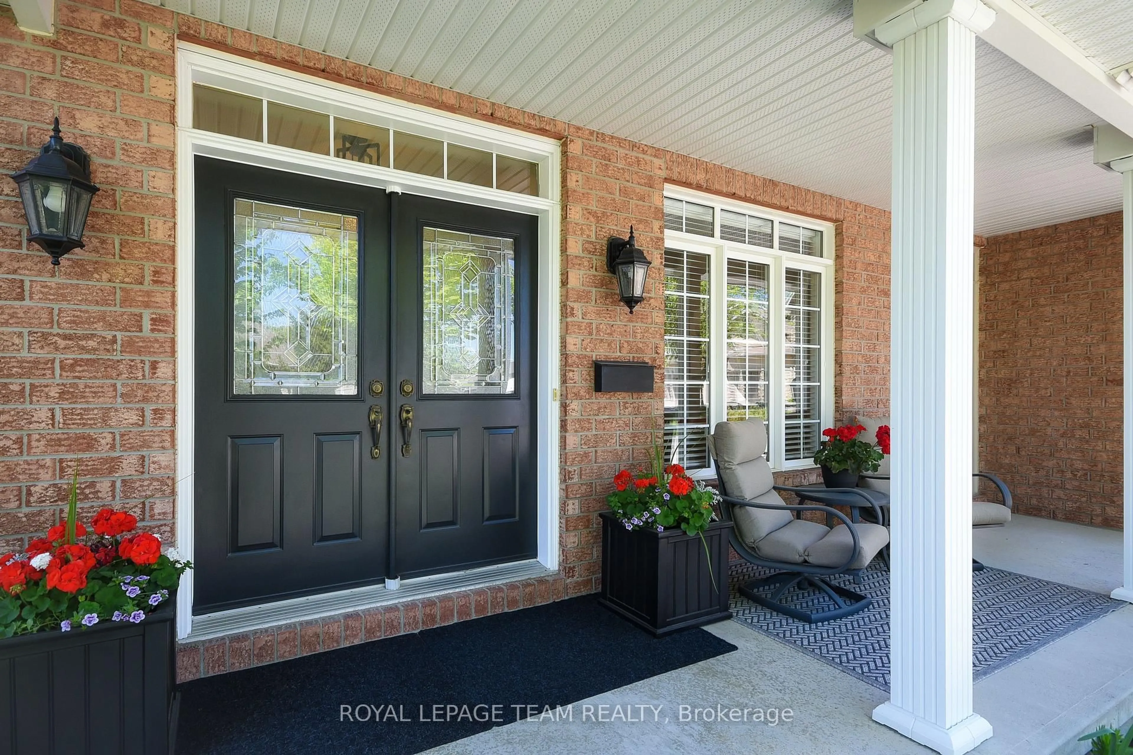 Indoor entryway for 51 Shining Star Circ, Ottawa Ontario K2S 2B4