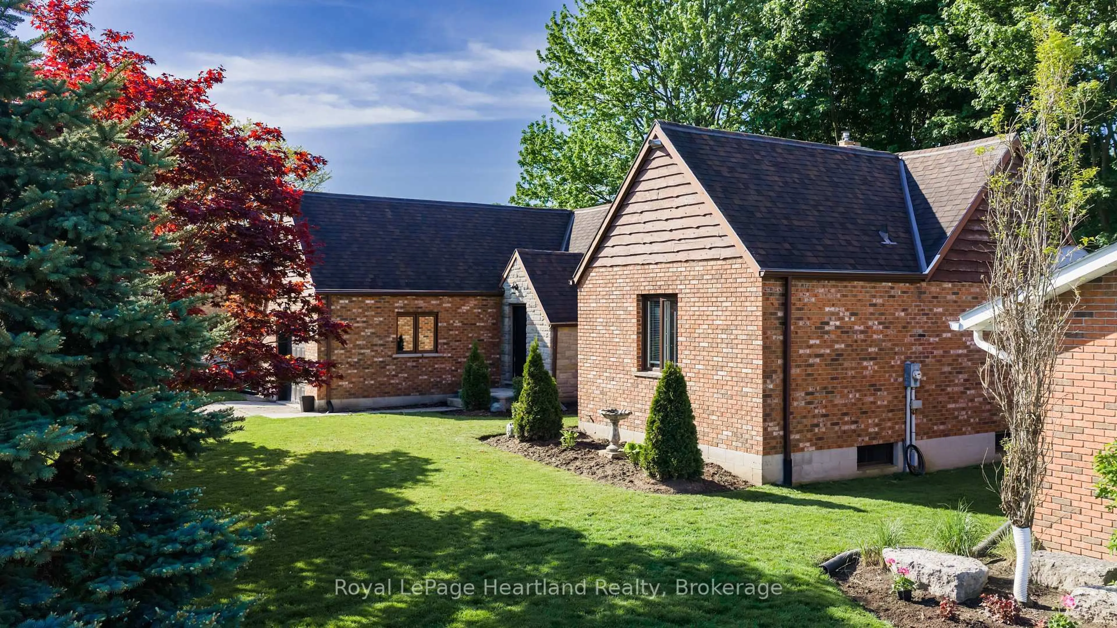 Home with brick exterior material, building for 6 Alexander St, Huron East Ontario N0K 1W0