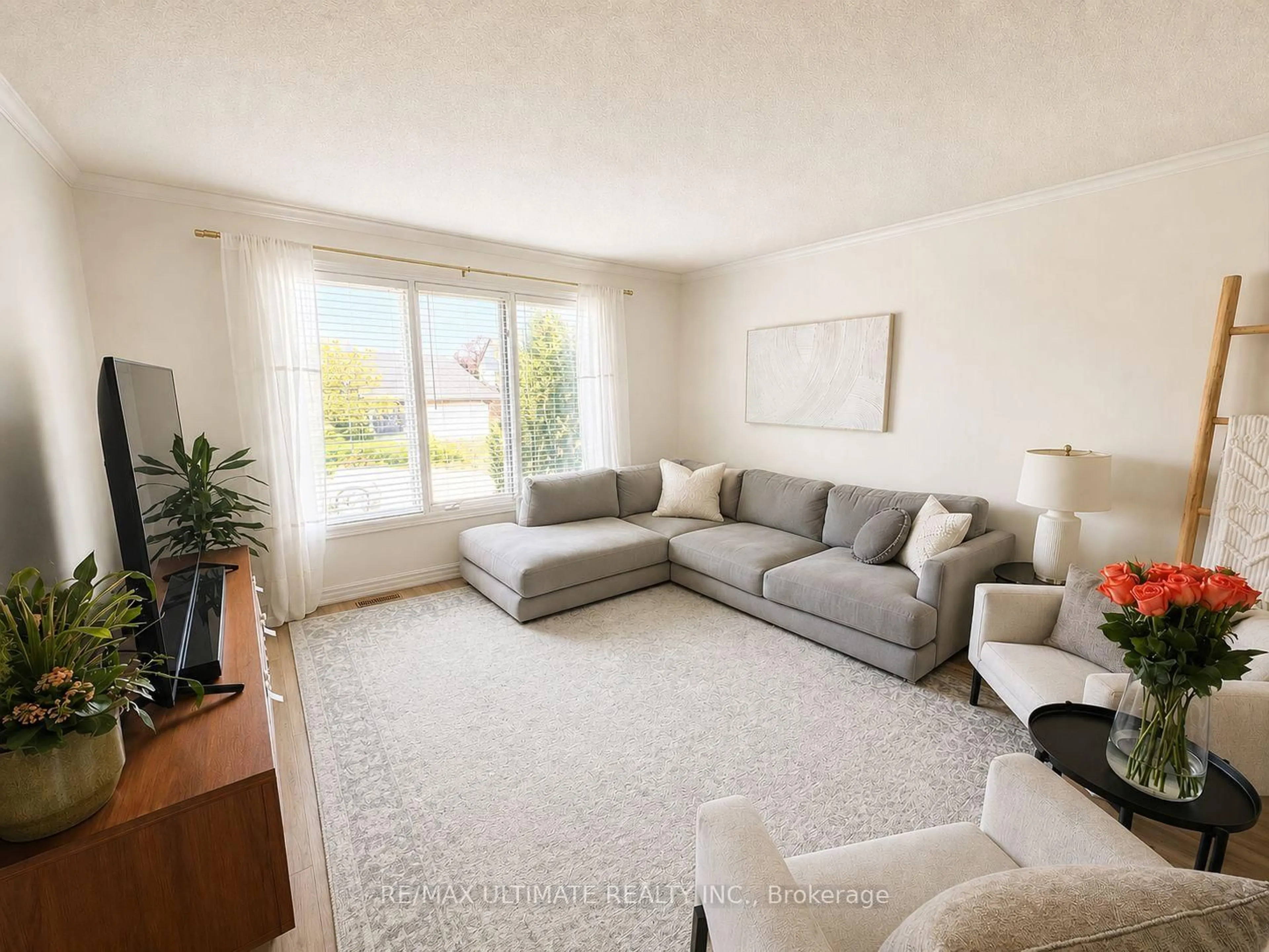 Living room with furniture, unknown for 12 Stoney Brook Cres, St. Catharines Ontario L2S 3J3